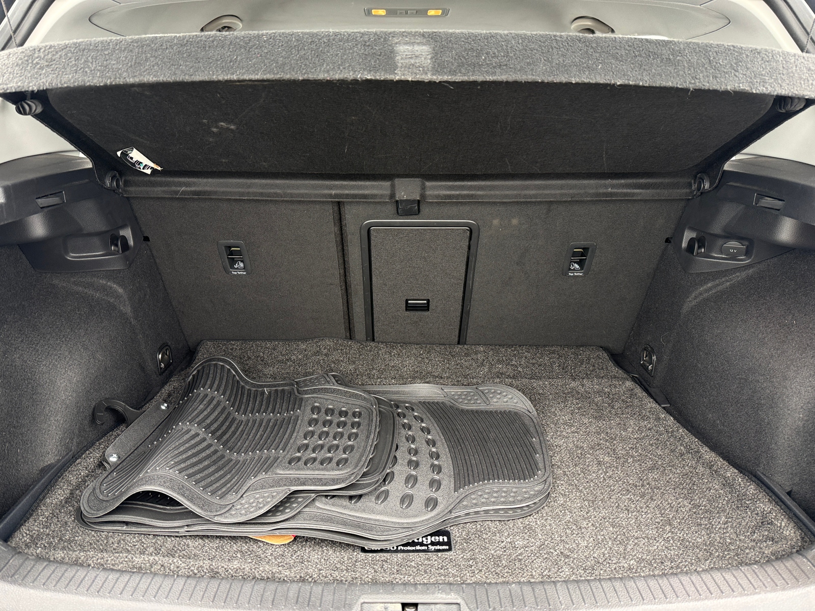 Thumbnail: 2021 Volkswagen Golf - 6