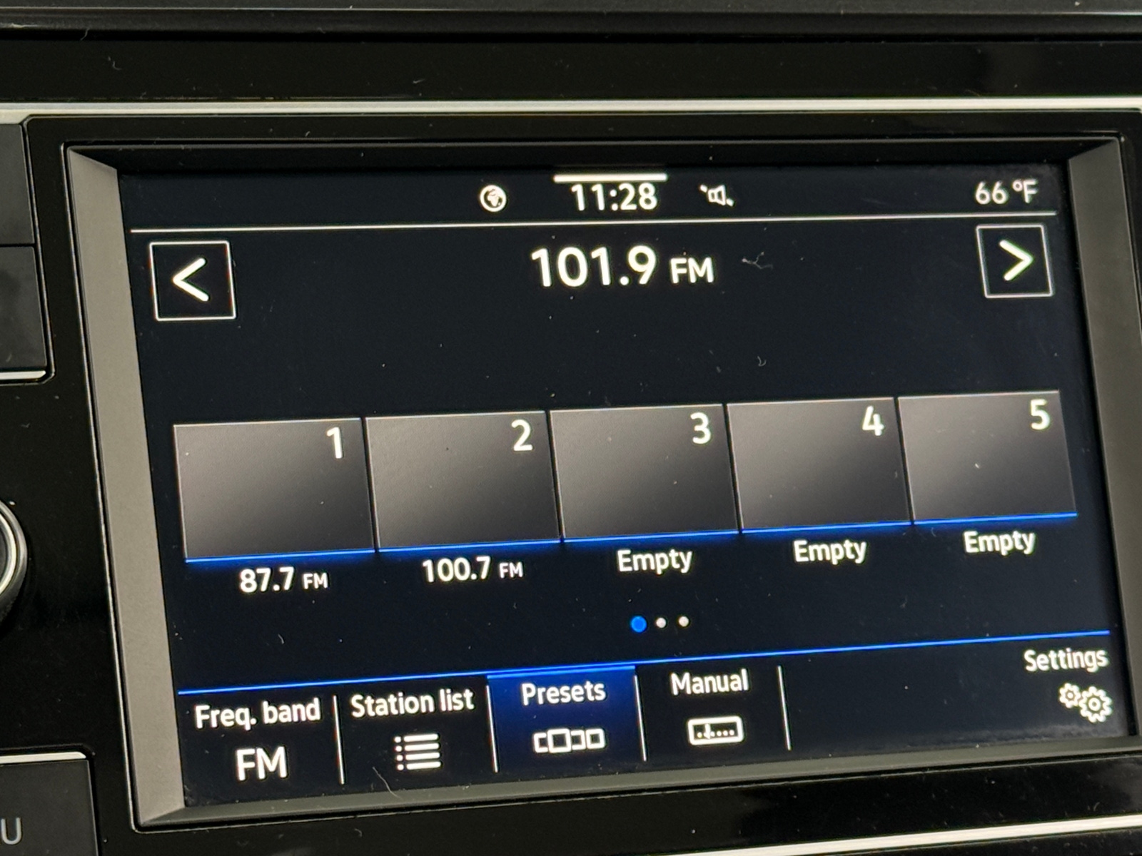 Thumbnail: 2021 Volkswagen Golf - 3