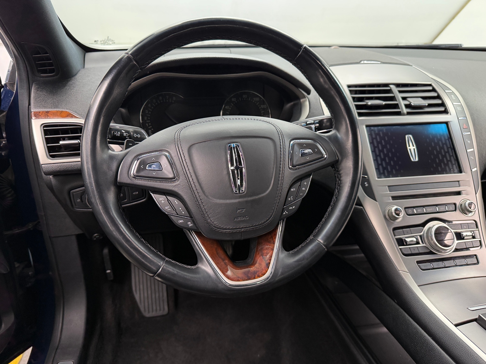 Thumbnail: 2019 Lincoln MKZ - 4