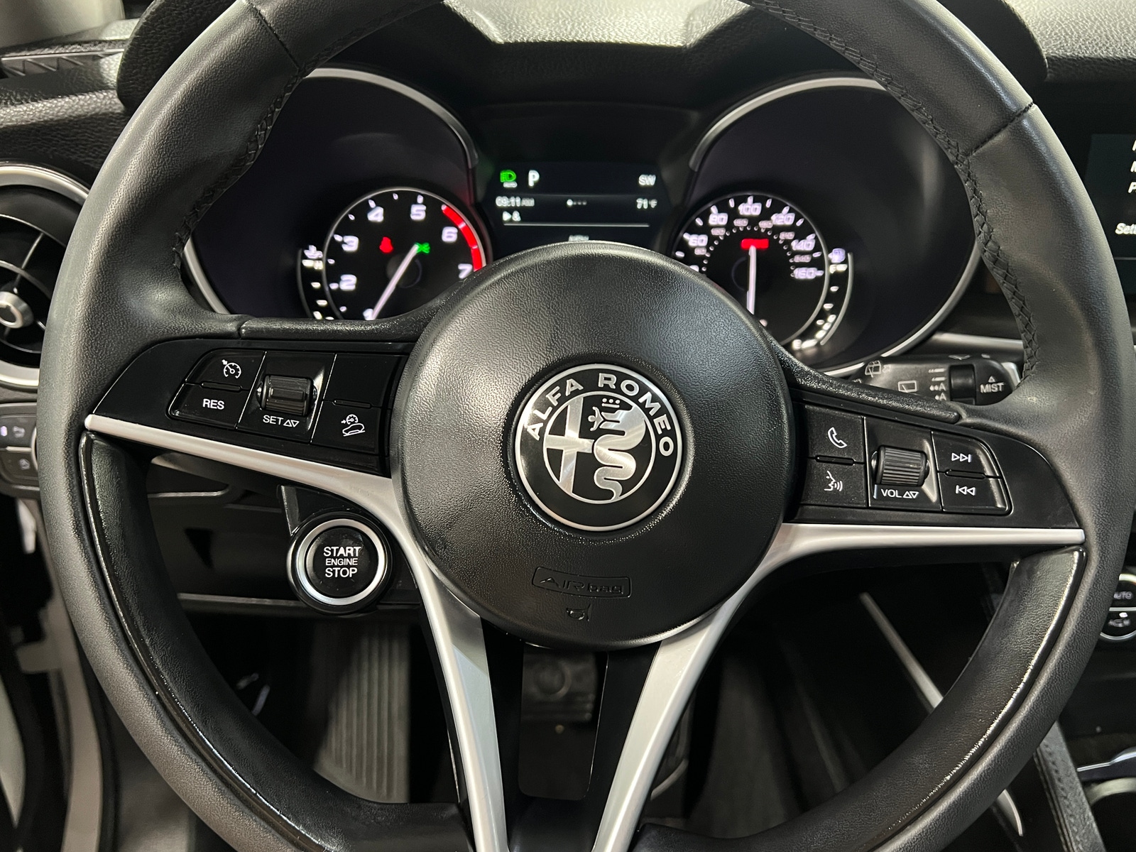 Thumbnail: 2018 Alfa Romeo Stelvio - 4