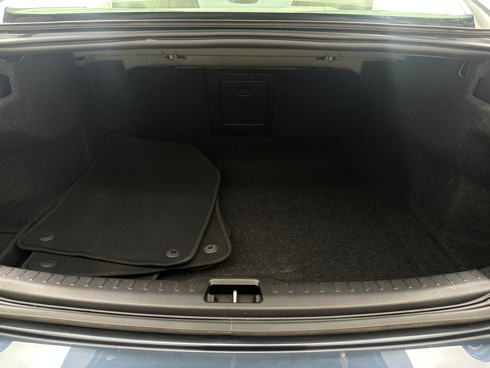 Thumbnail: 2023 Volvo S60 - 6