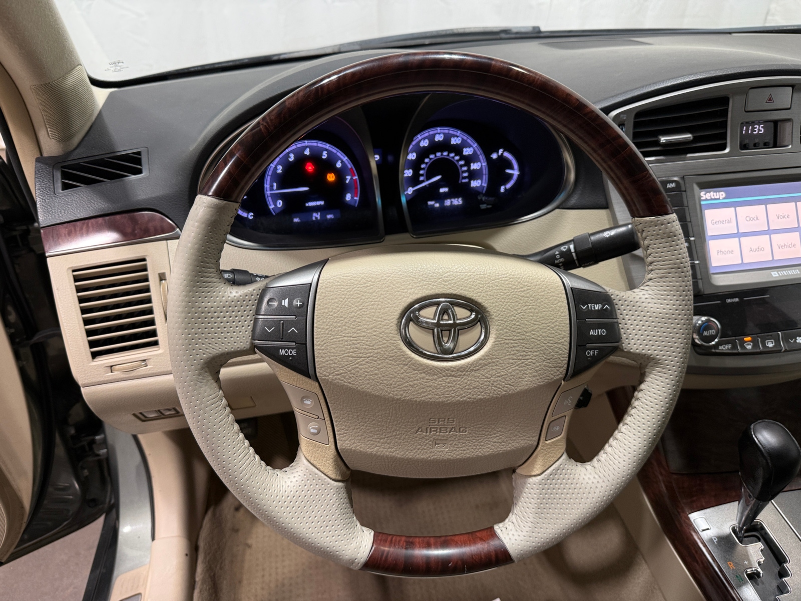 Thumbnail: 2011 Toyota Avalon - 4