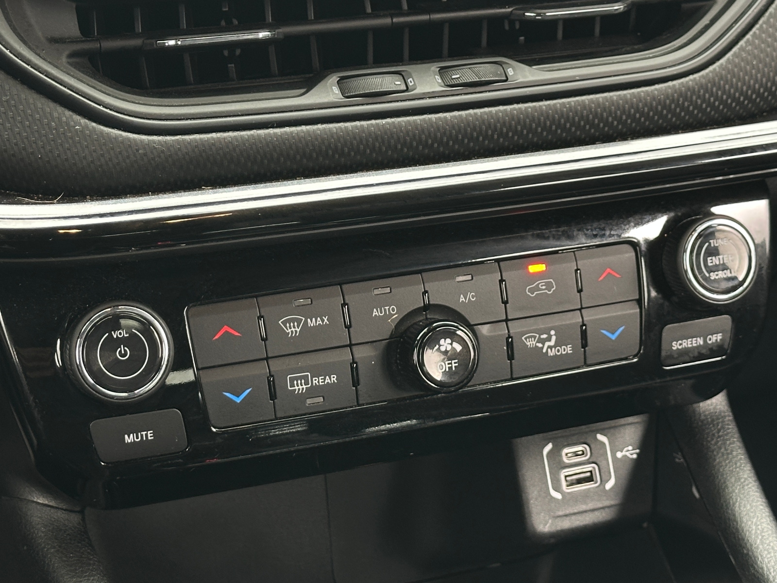 Thumbnail: 2022 Jeep Compass - 4