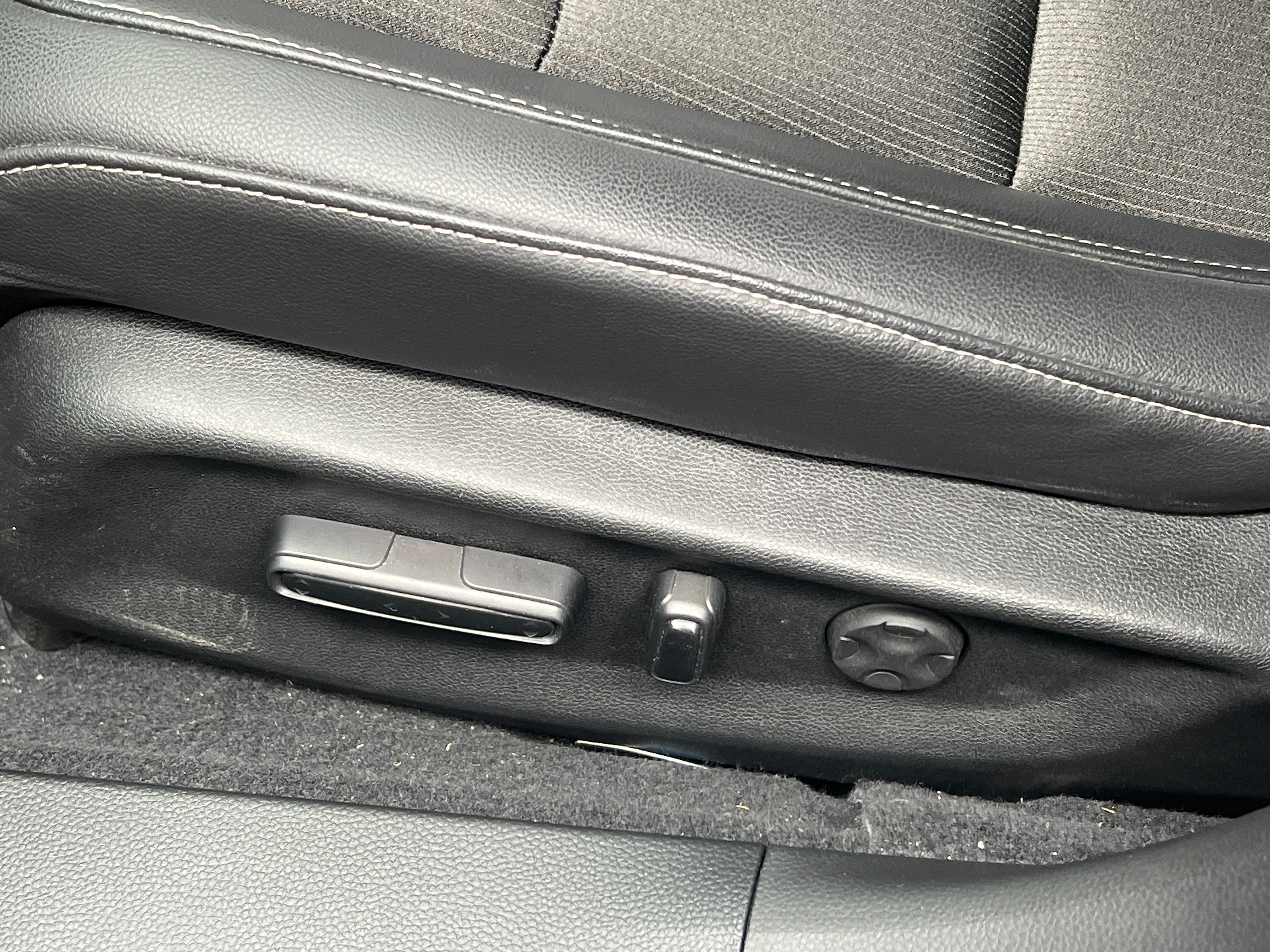 Used 2022 Honda Accord Hybrid Sport with VIN 1HGCV3F24NA024412 for sale in Northfield, Minnesota