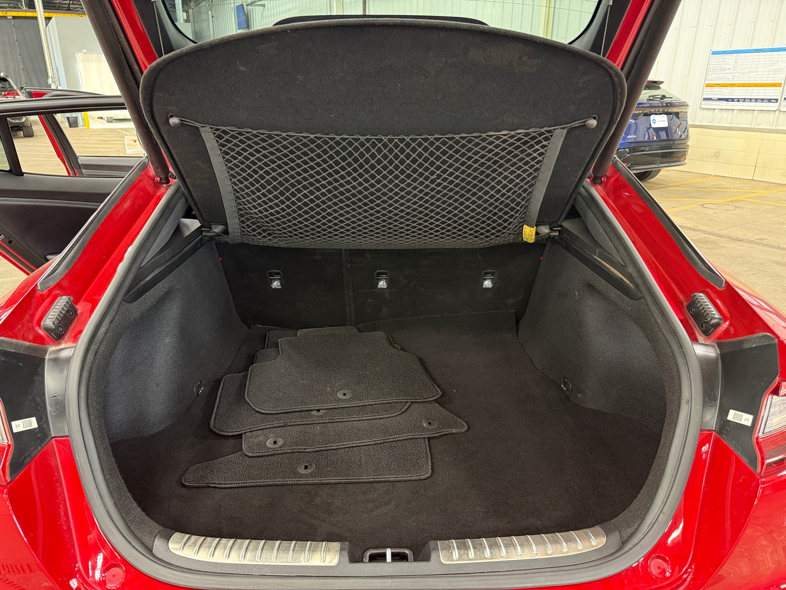 Thumbnail: 2018 Kia Stinger - 6