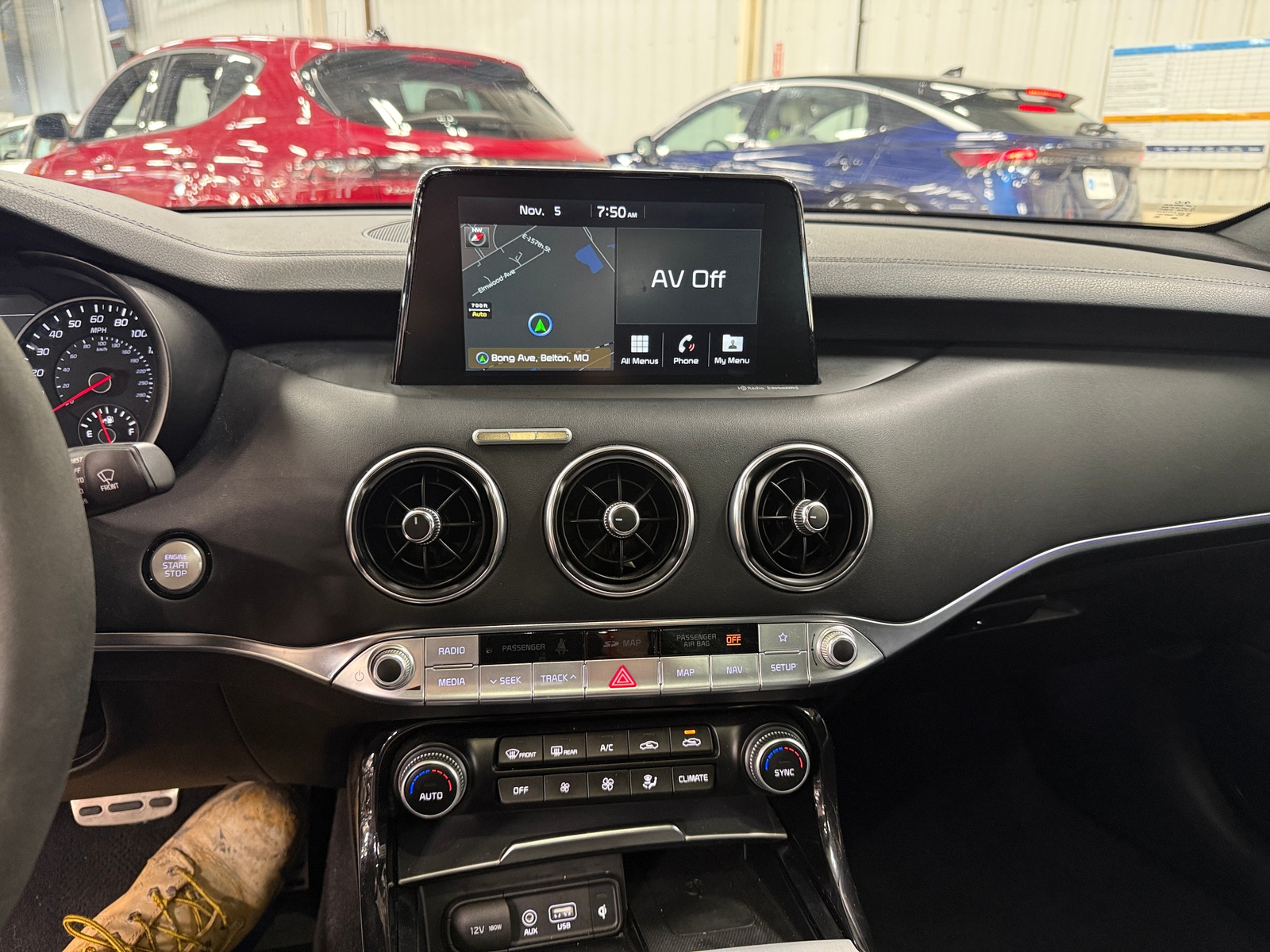 Thumbnail: 2018 Kia Stinger - 3