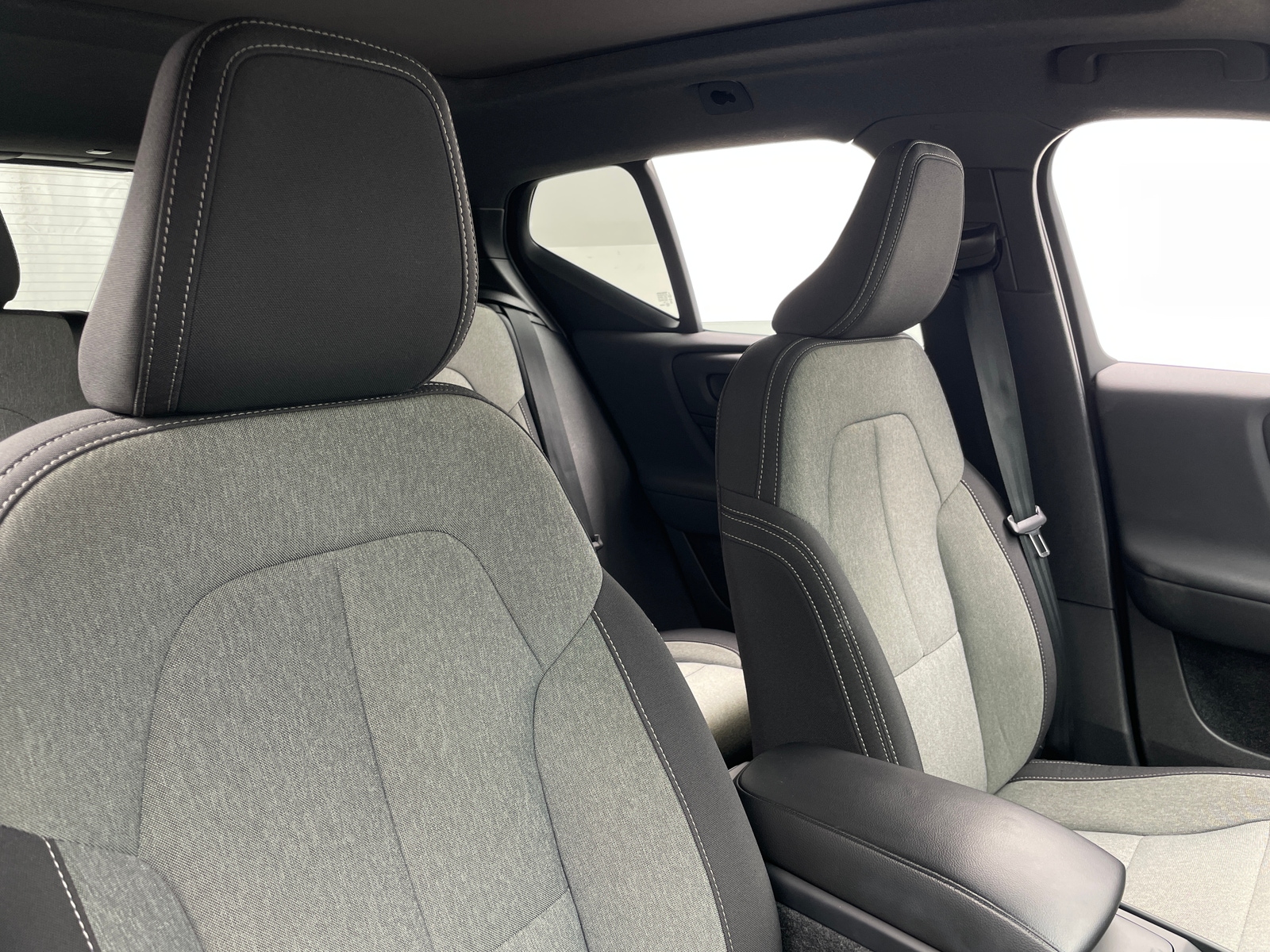 Thumbnail: 2024 Volvo XC40 - 2