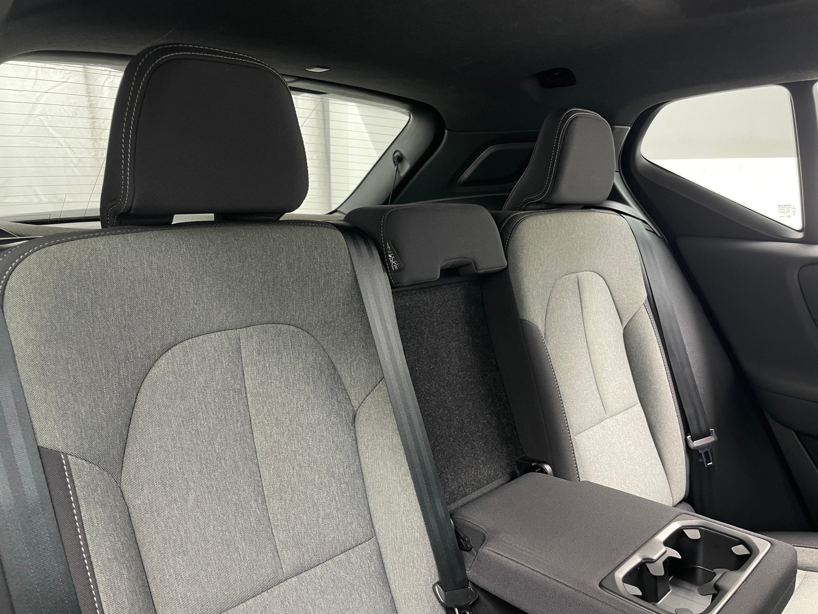 Thumbnail: 2024 Volvo XC40 - 6