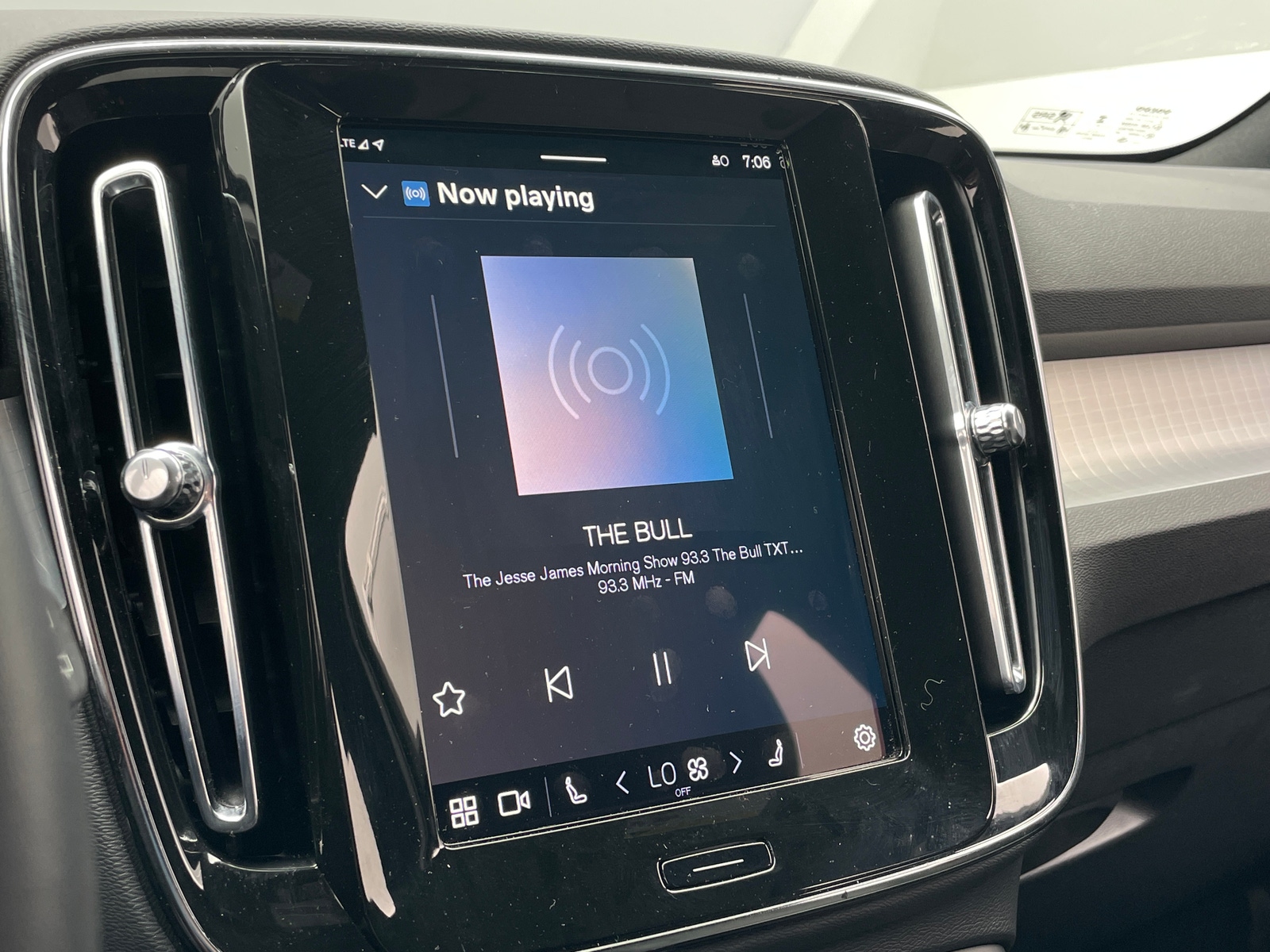 Thumbnail: 2024 Volvo XC40 - 4