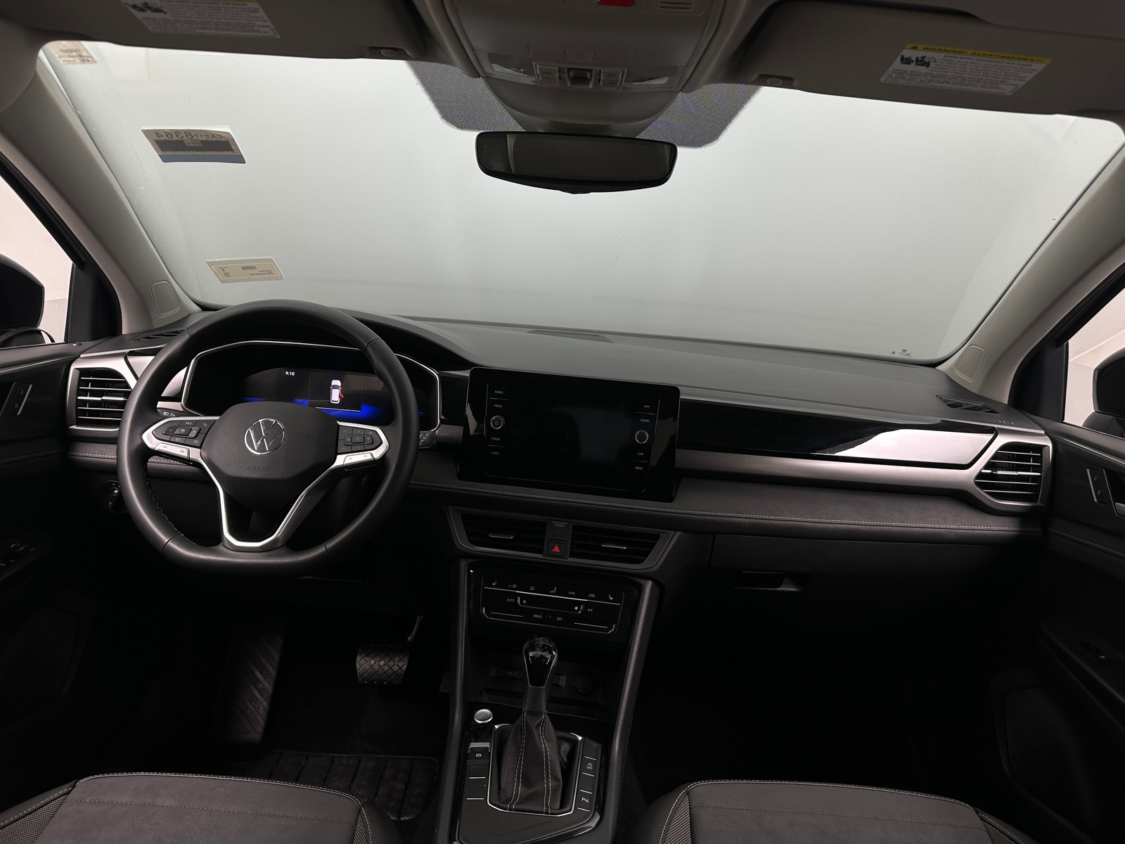 Thumbnail: 2025 Volkswagen Taos - 3