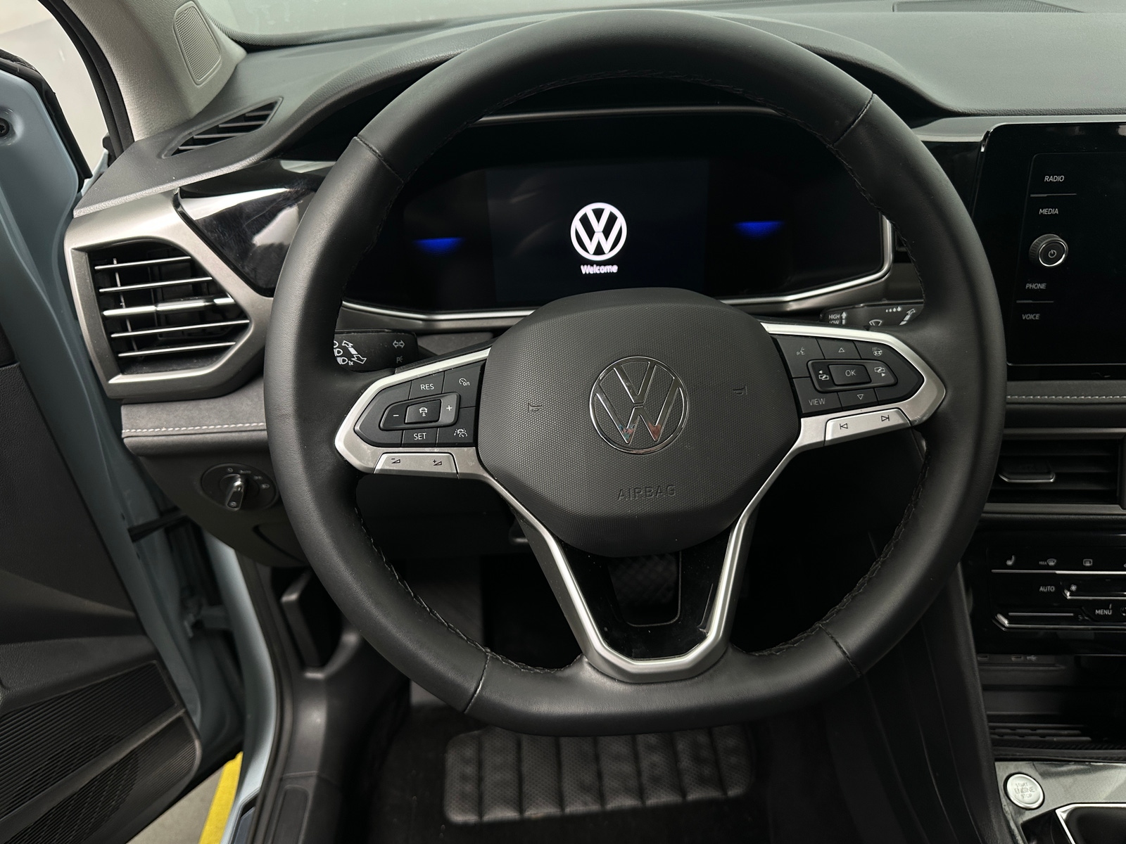 Thumbnail: 2025 Volkswagen Taos - 5