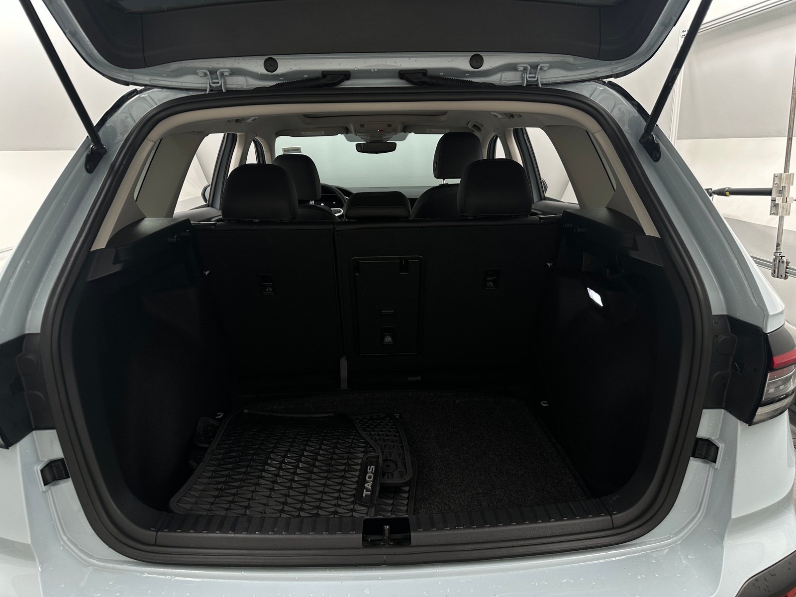 Thumbnail: 2025 Volkswagen Taos - 7