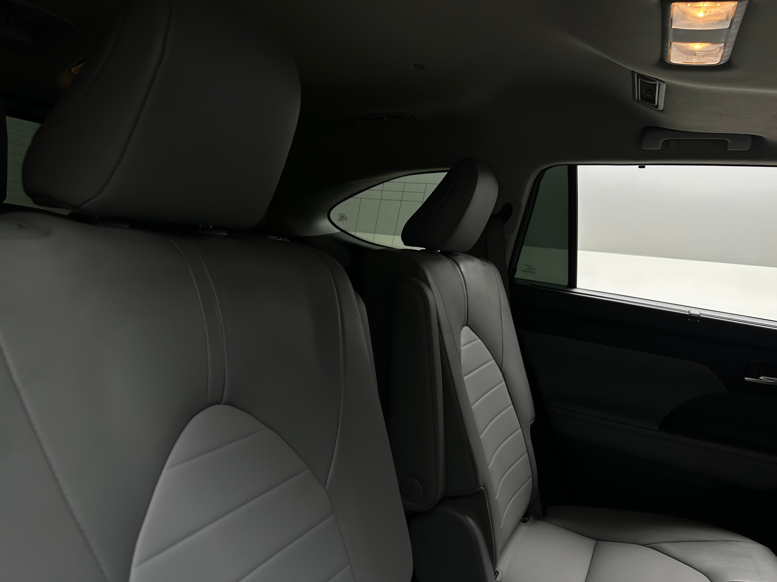 Thumbnail: 2022 Toyota Highlander - 5