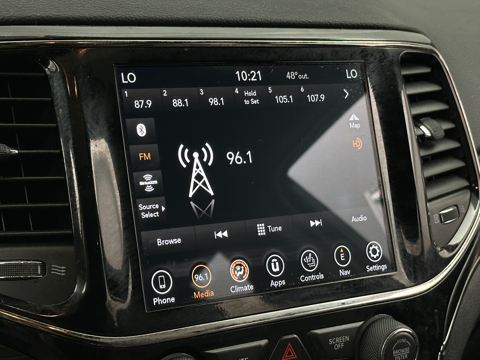 Thumbnail: 2019 Jeep Grand Cherokee - 3