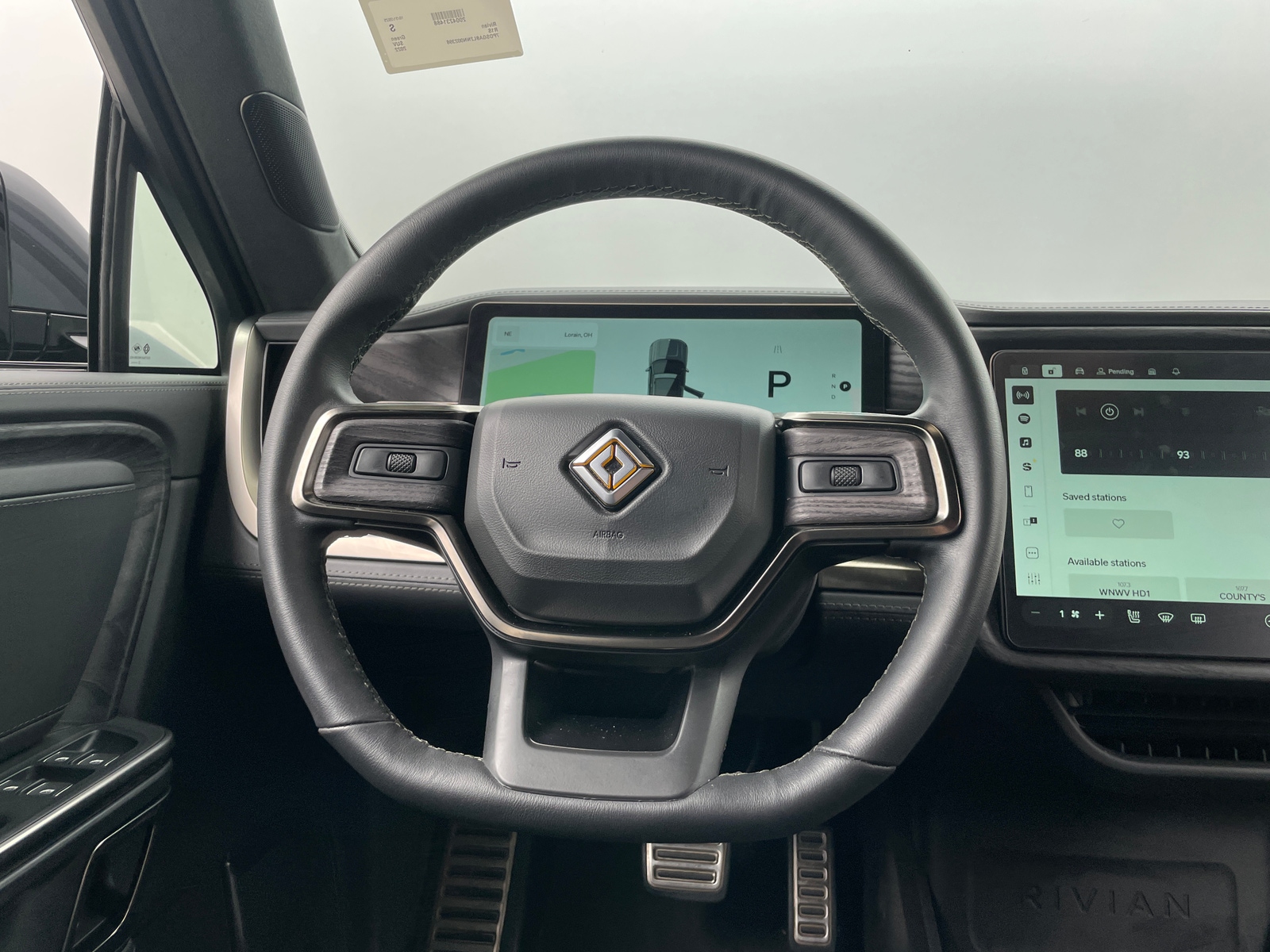 Thumbnail: 2022 Rivian R1S - 4