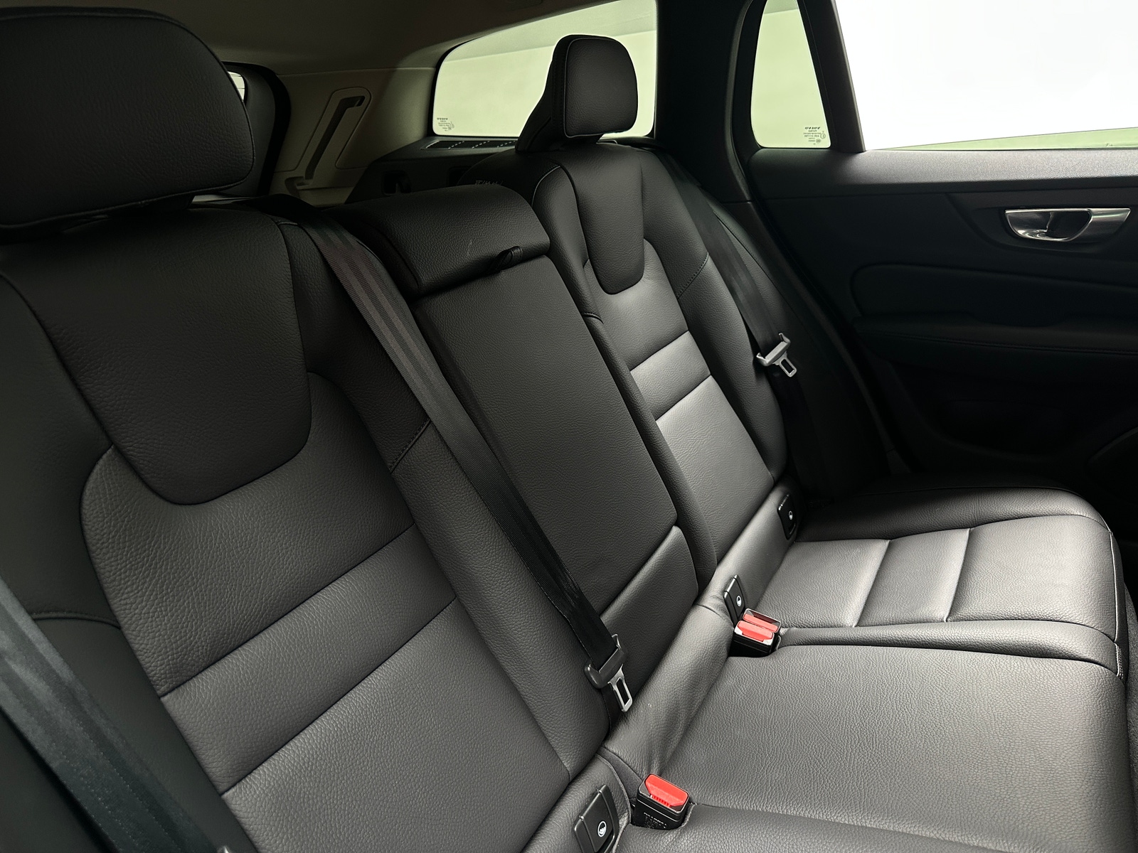 Thumbnail: 2025 Volvo V60 - 5