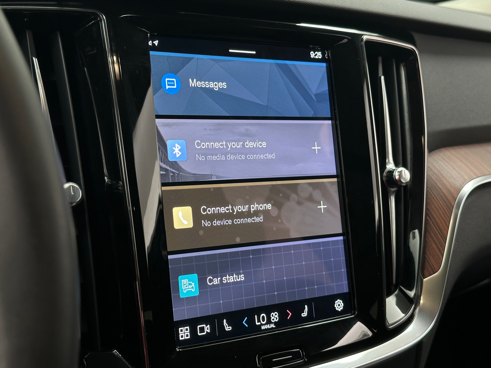 Thumbnail: 2025 Volvo V60 - 3