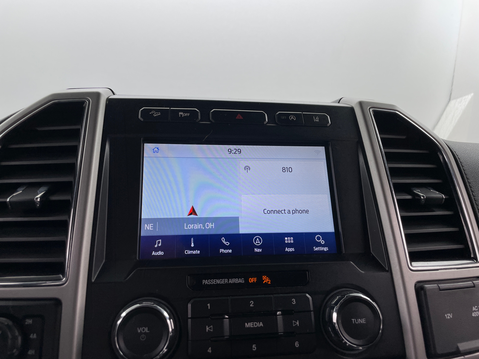 Thumbnail: 2020 Ford Econoline - 3