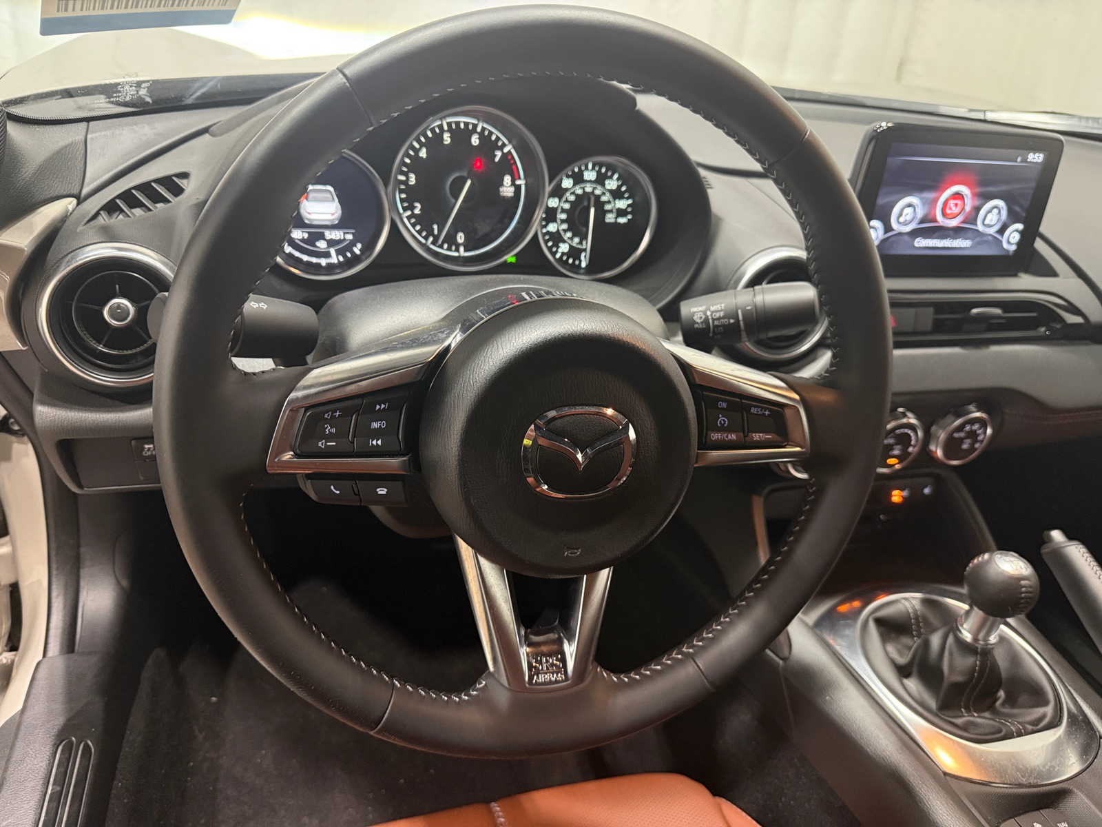 Thumbnail: 2022 Mazda MX-5 Miata - 3