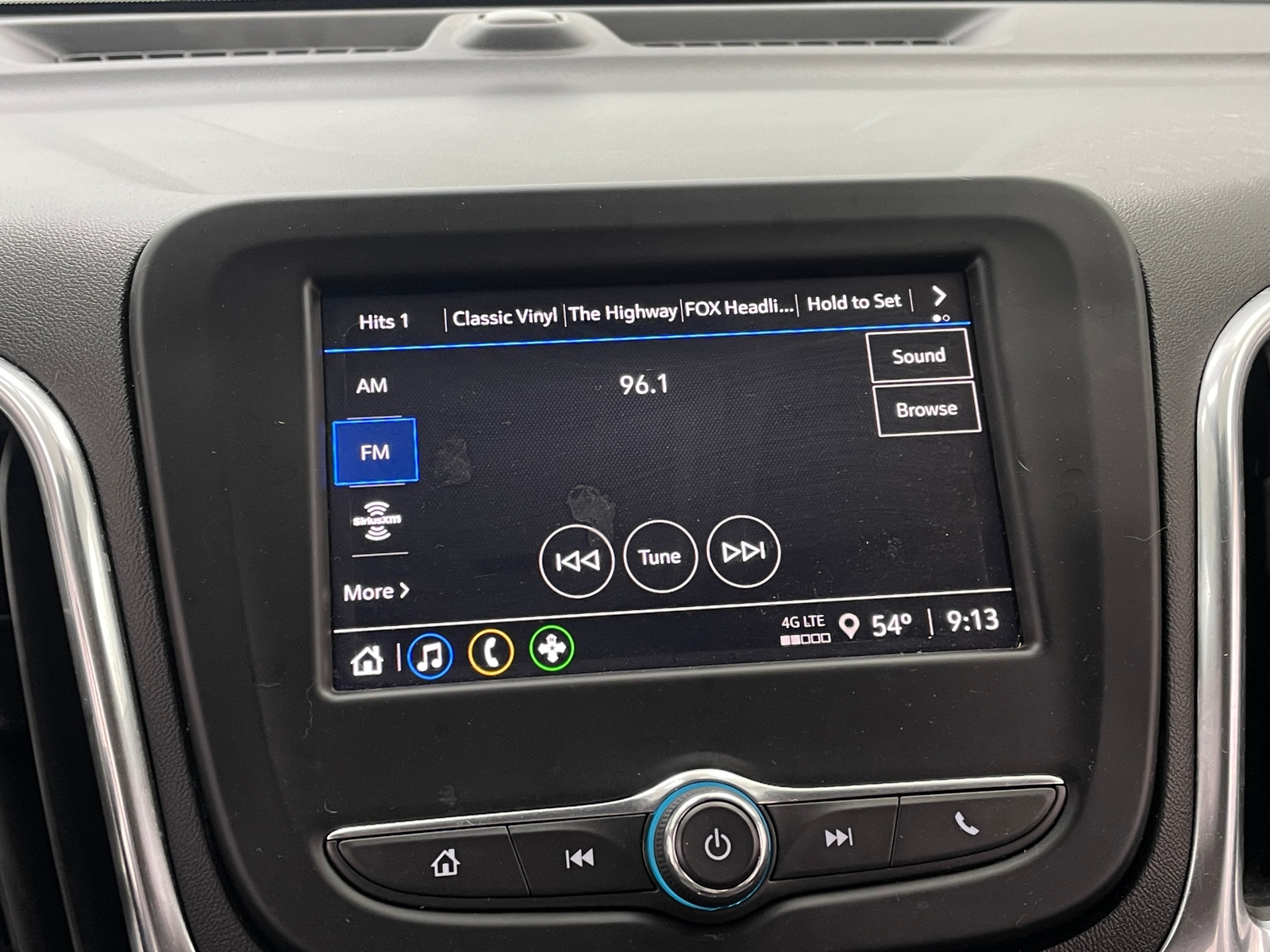 Thumbnail: 2022 Chevrolet Equinox - 4