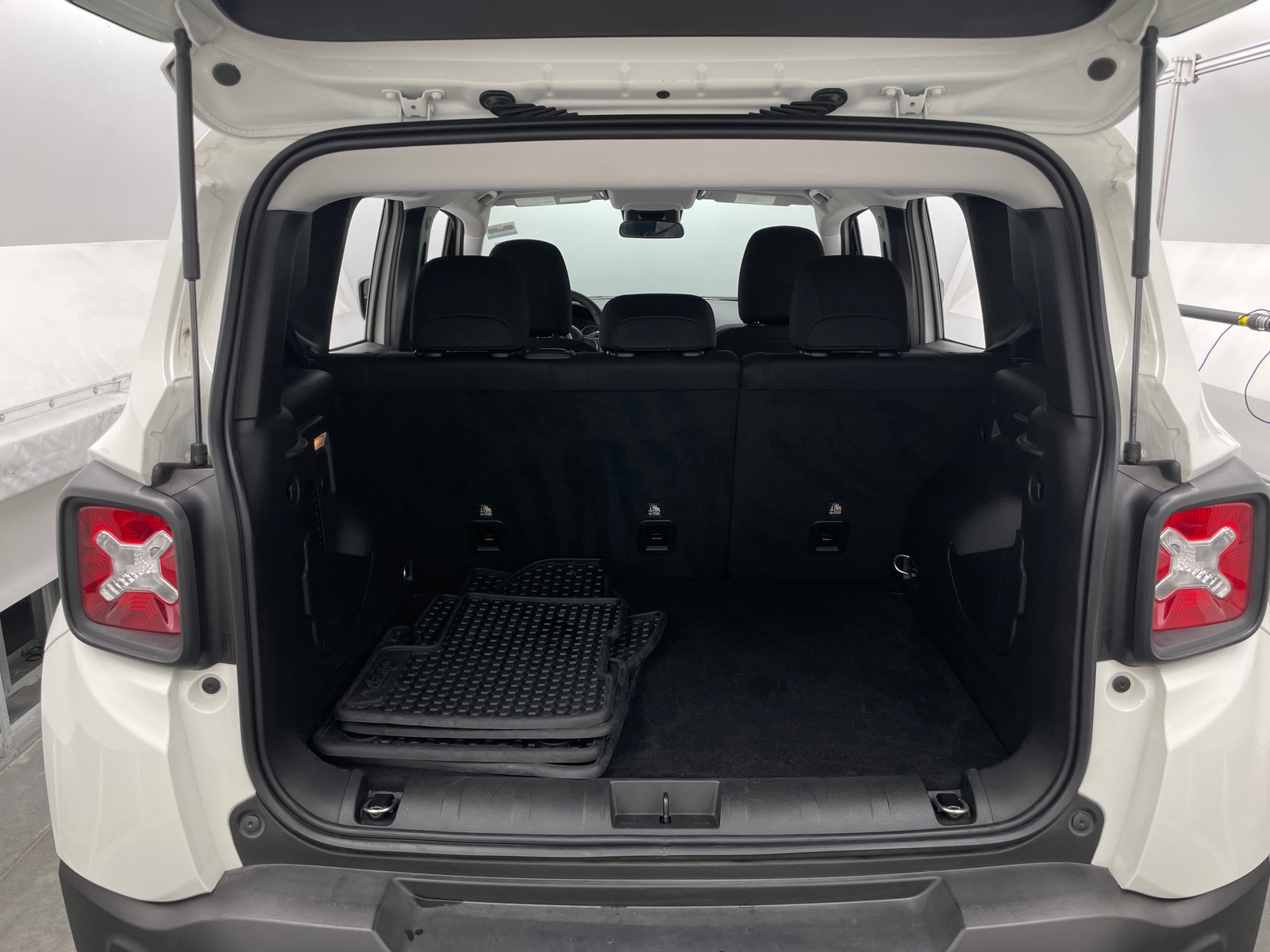 Thumbnail: 2022 Jeep Renegade - 7