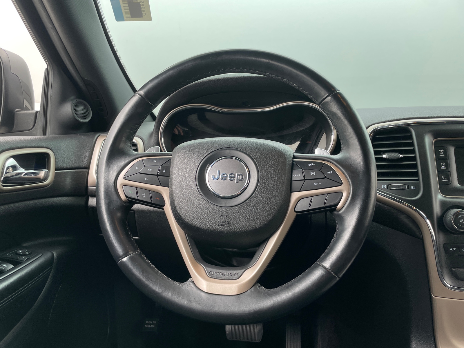 Thumbnail: 2017 Jeep Grand Cherokee - 5