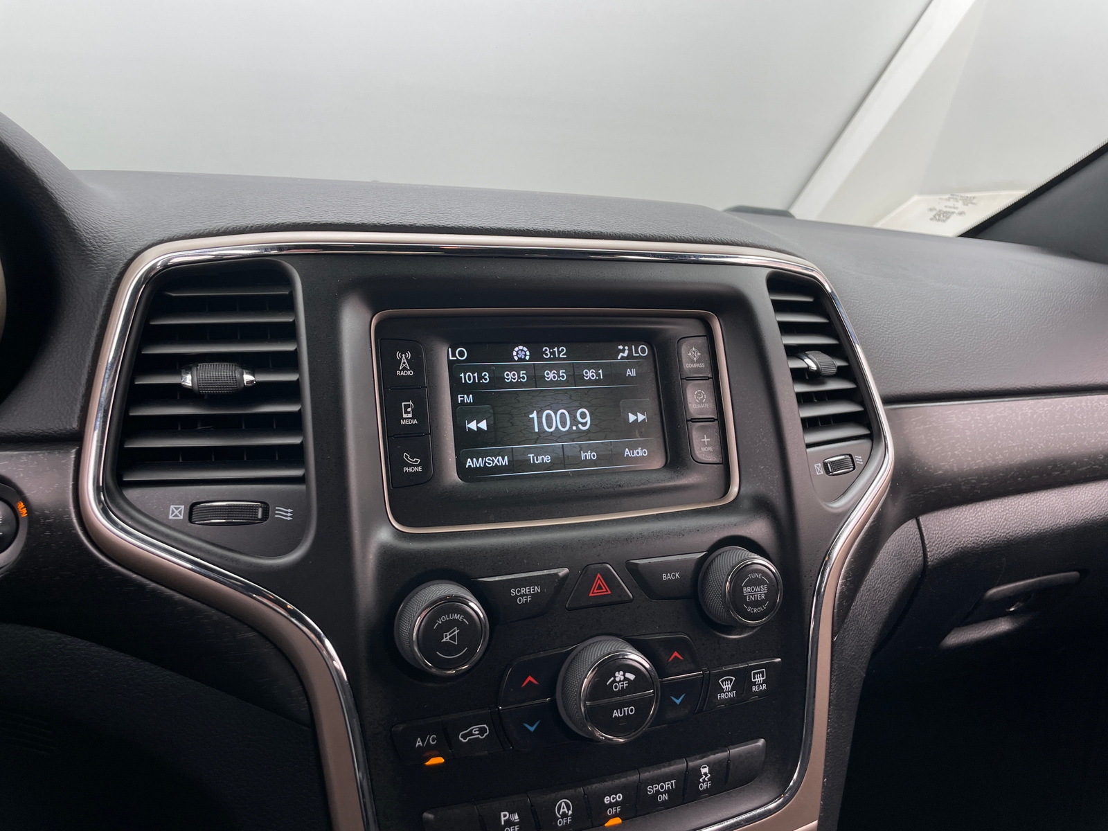 Thumbnail: 2017 Jeep Grand Cherokee - 4