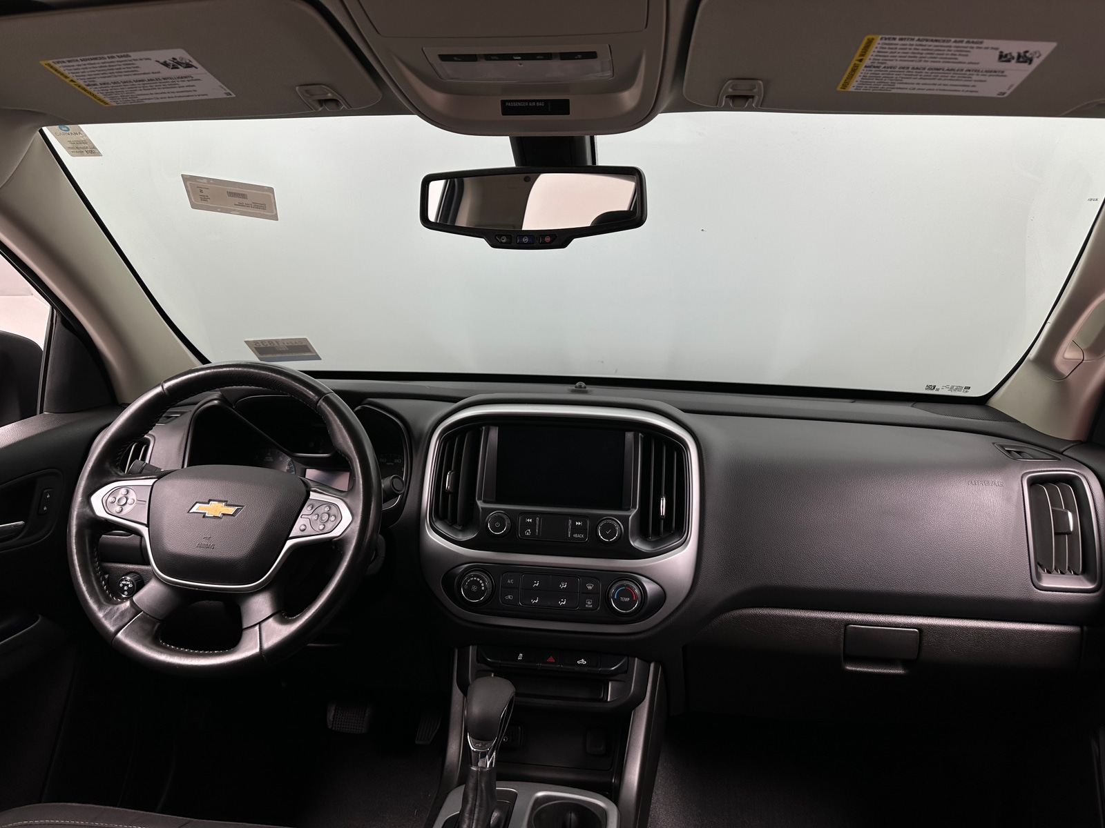 Thumbnail: 2022 Chevrolet Colorado - 3