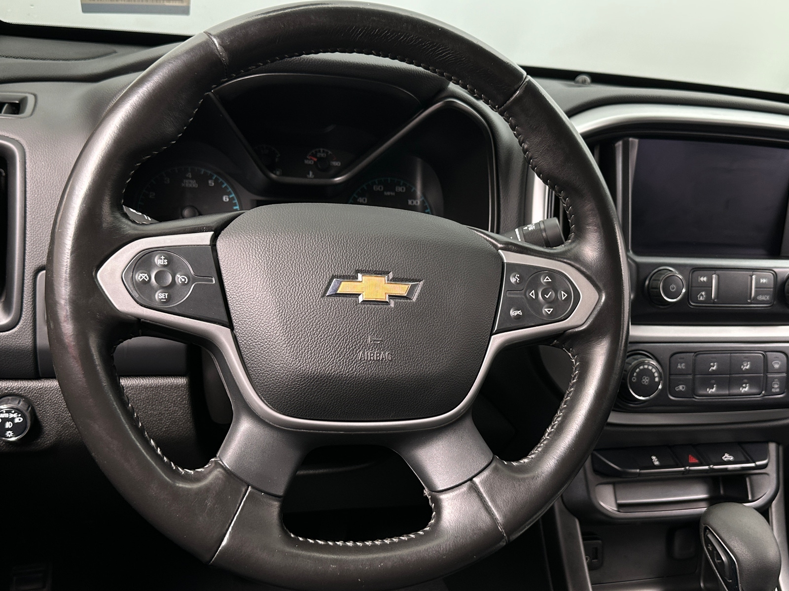 Thumbnail: 2022 Chevrolet Colorado - 5