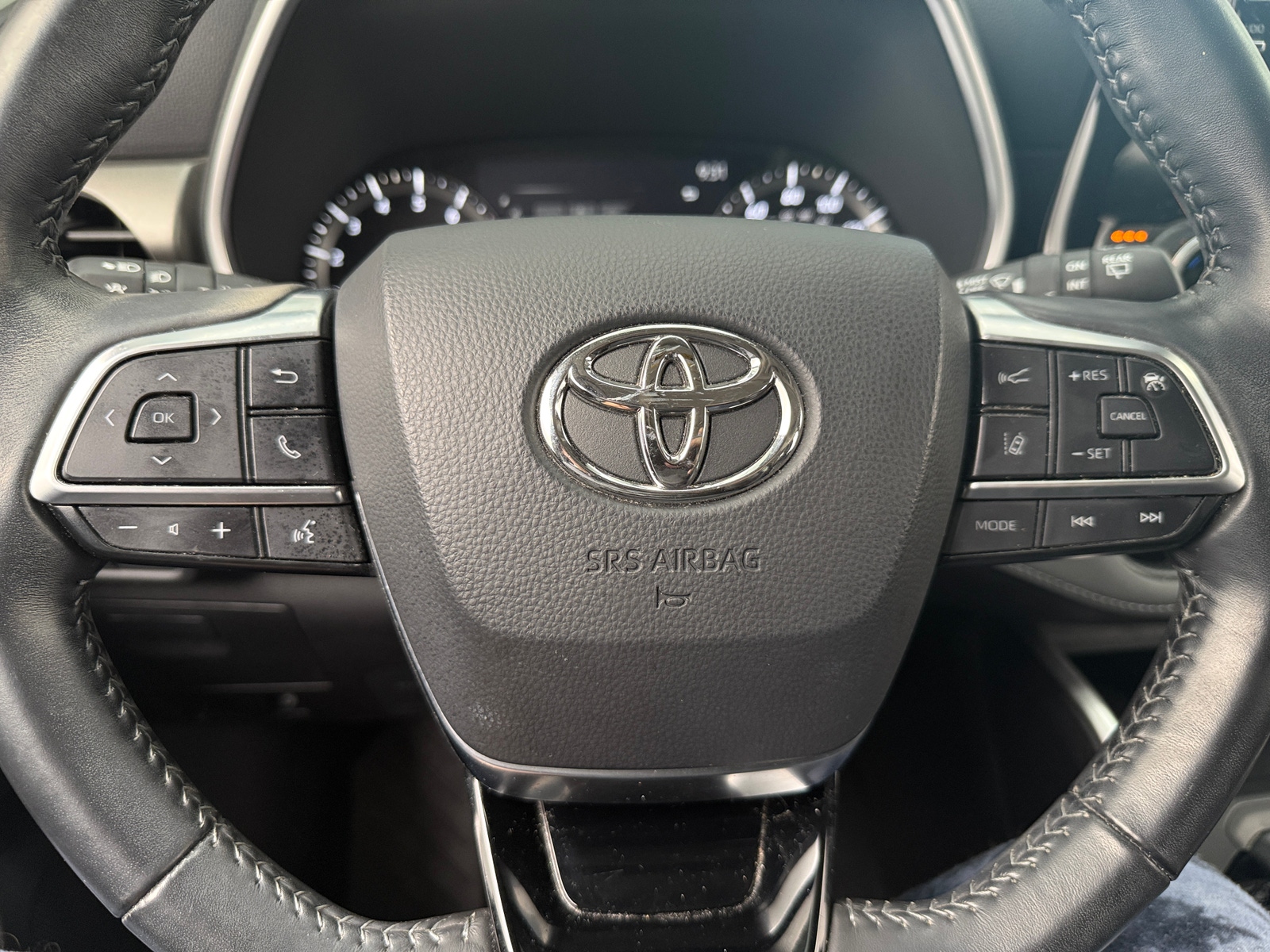 Thumbnail: 2021 Toyota Highlander - 4