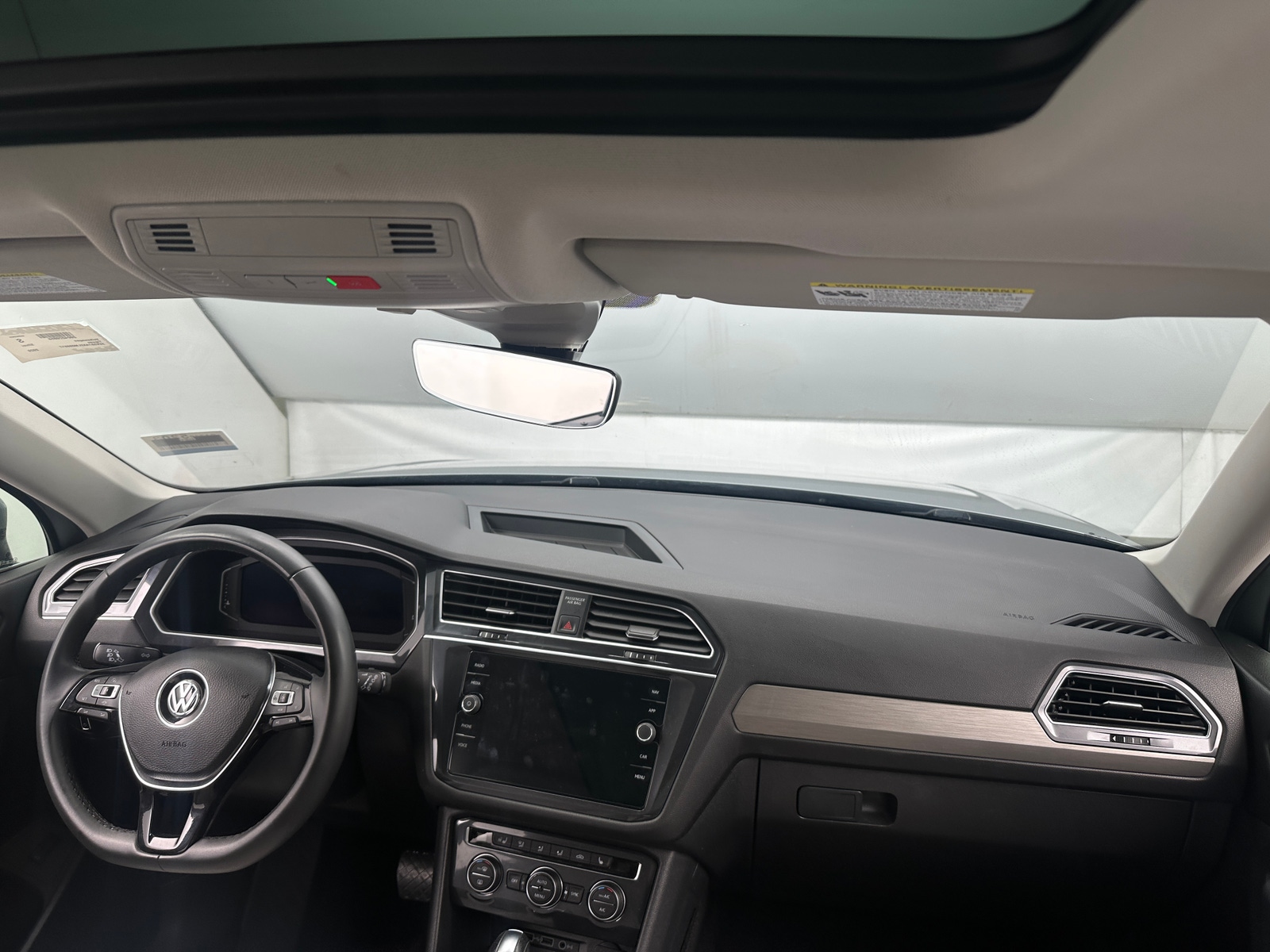 Thumbnail: 2020 Volkswagen Tiguan - 2