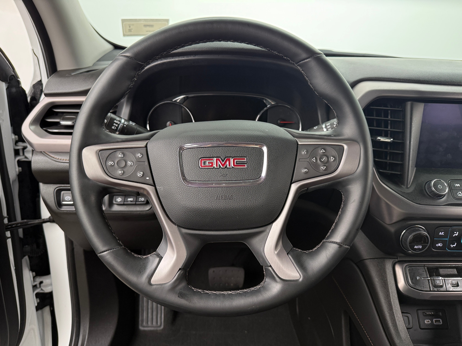 Thumbnail: 2023 GMC Acadia - 4