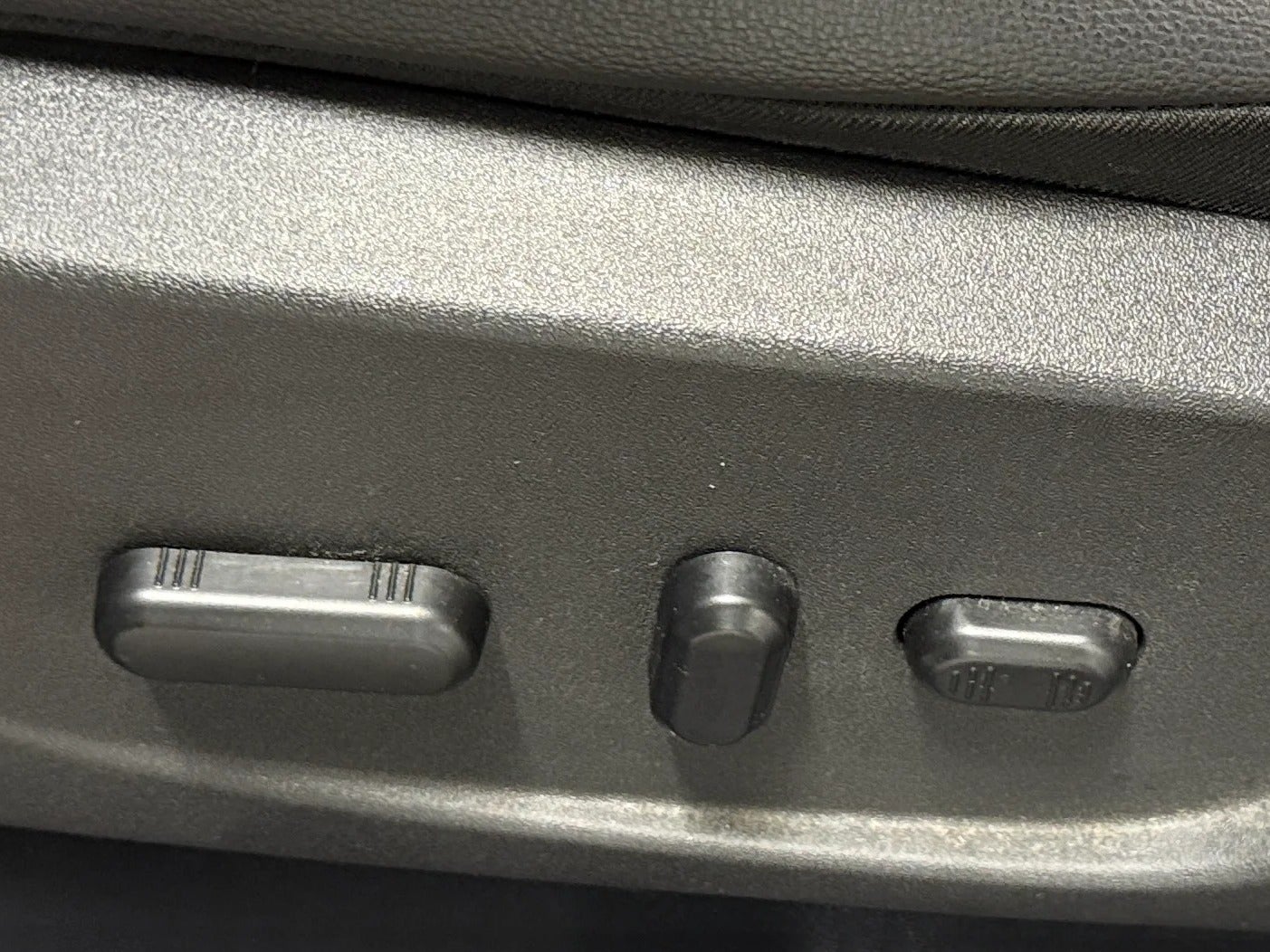 Used 2017 Ford Escape SE with VIN 1FMCU0GD3HUB20451 for sale in Oak Creek, WI