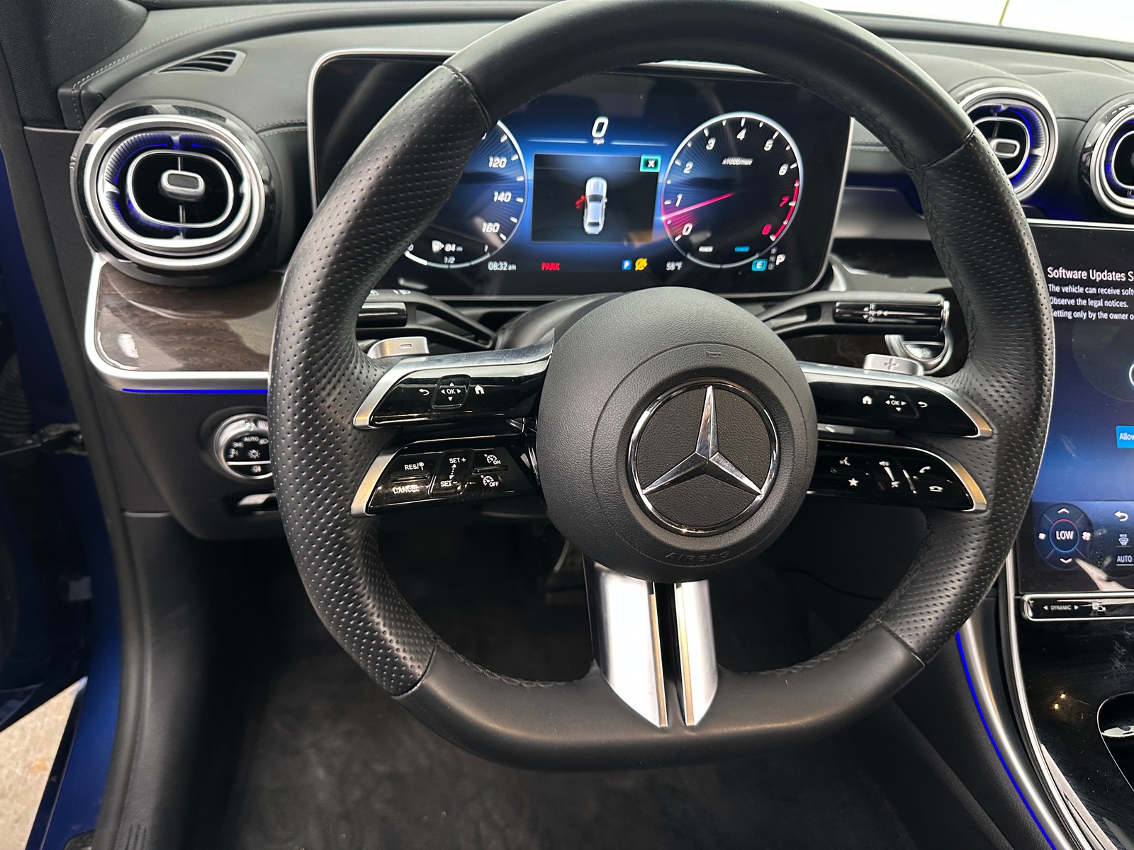 Thumbnail: 2023 Mercedes-Benz C-Class - 4