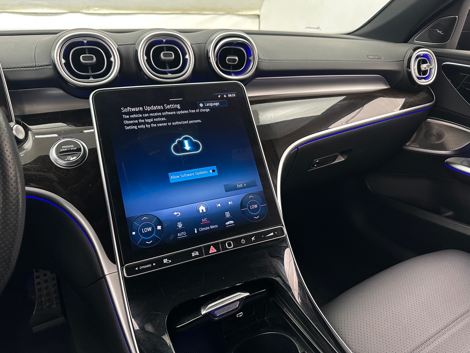 Thumbnail: 2023 Mercedes-Benz C-Class - 3