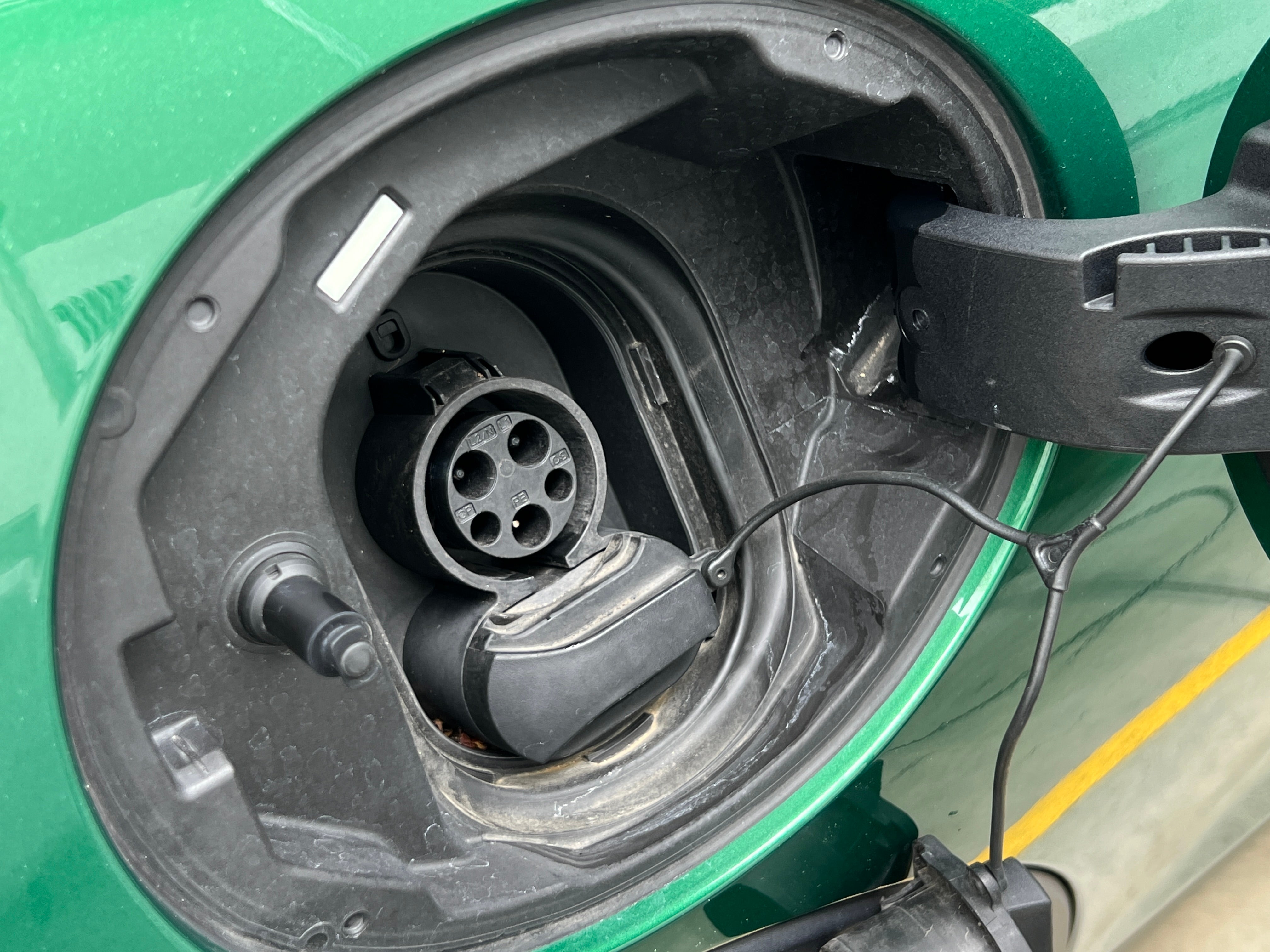 Used 2022 MINI Hardtop 2 Door SE with VIN WMW13DJ08N2R90065 for sale in Oak Creek, WI