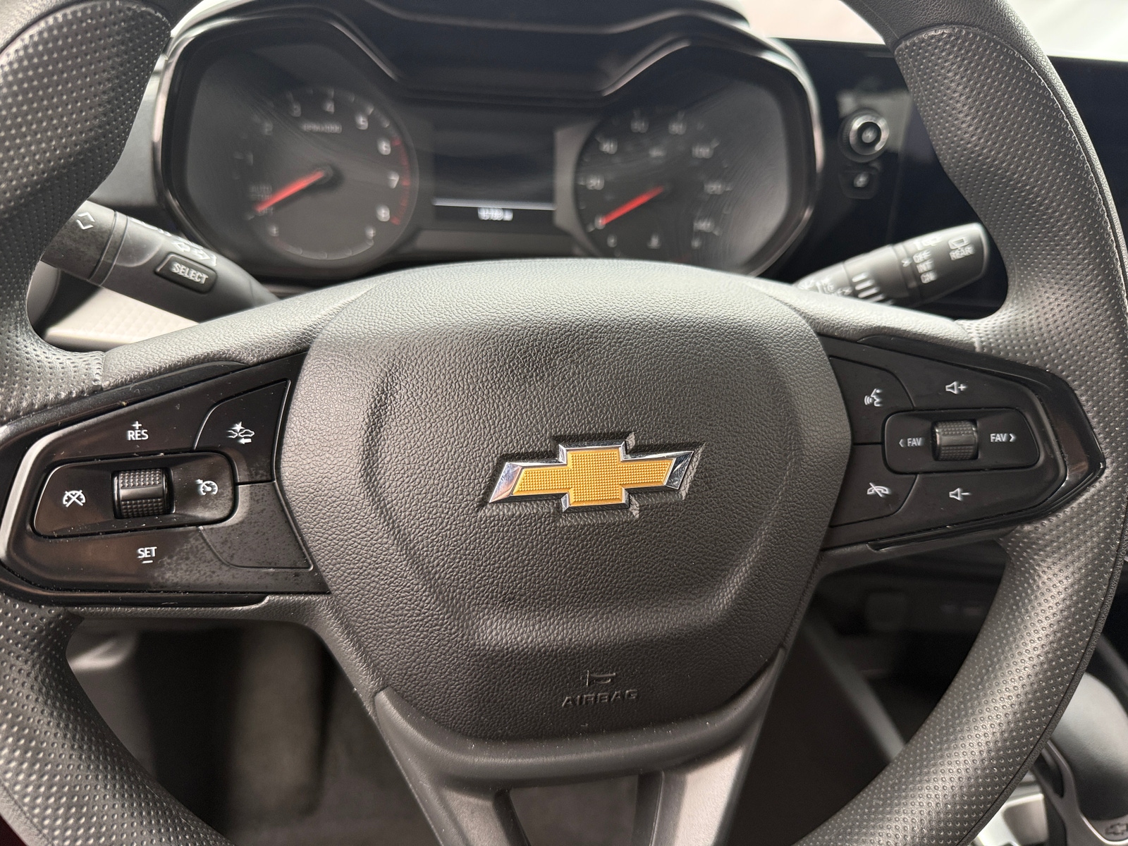 Thumbnail: 2025 Chevrolet Trax - 5