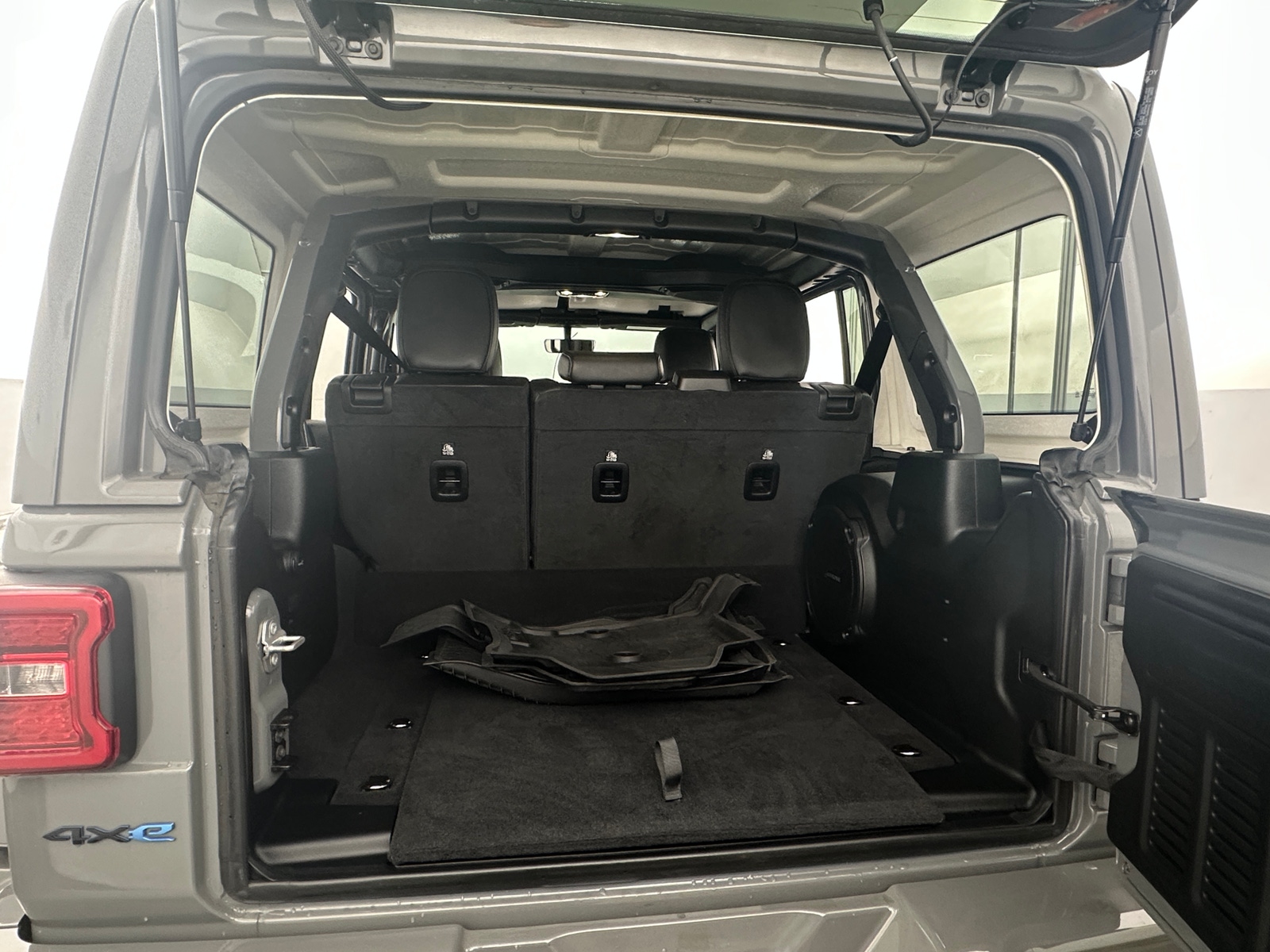 Thumbnail: 2022 Jeep Wrangler - 6