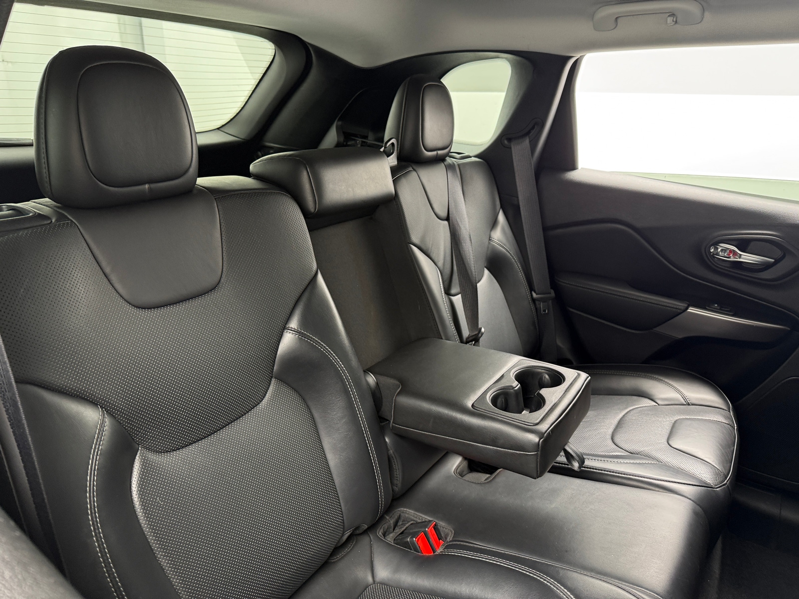 Thumbnail: 2020 Jeep Cherokee - 5