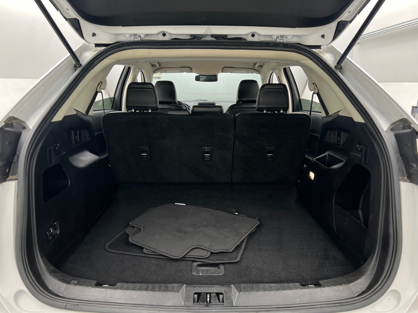 Thumbnail: 2023 Ford Edge - 7