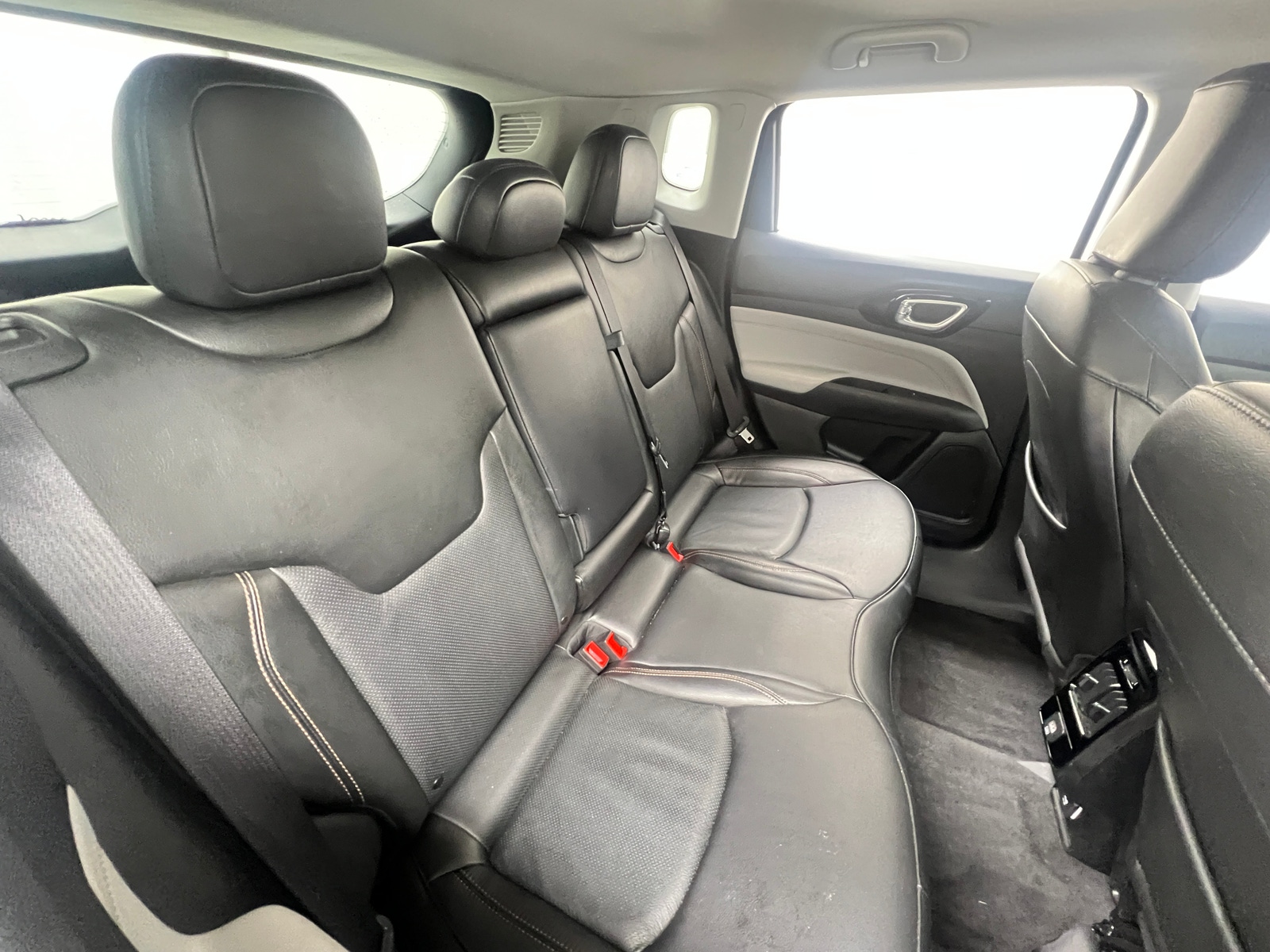 Thumbnail: 2022 Jeep Compass - 6