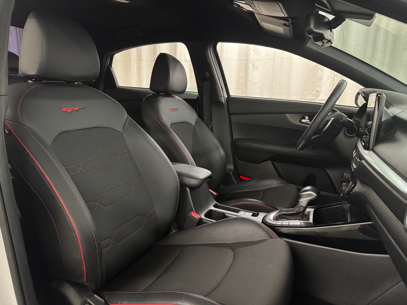 Thumbnail: 2022 Kia Forte - 2