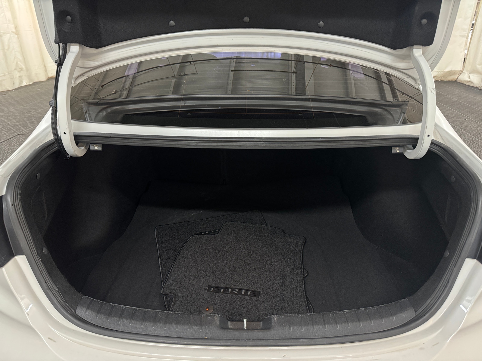 Thumbnail: 2022 Kia Forte - 7