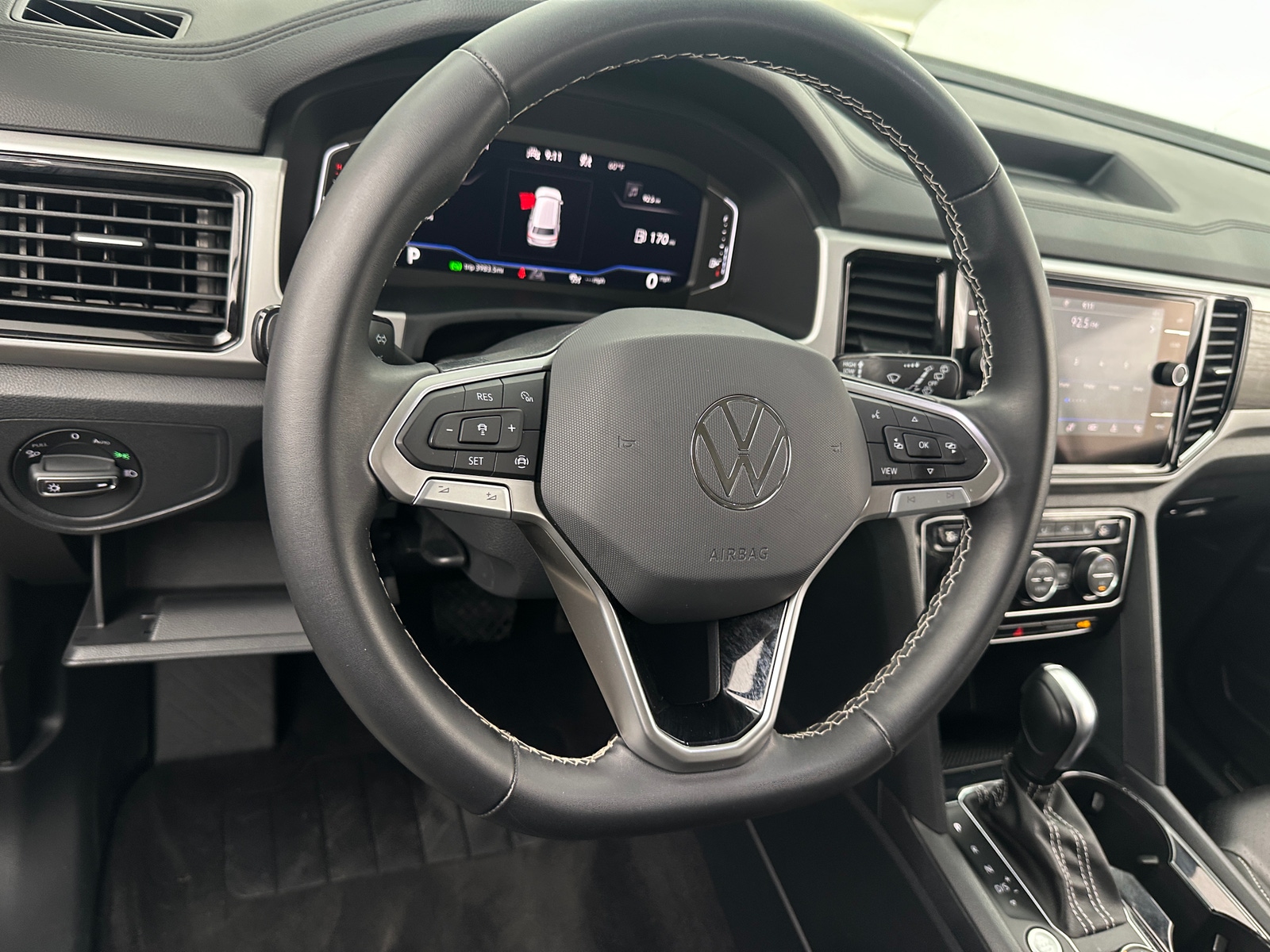 Thumbnail: 2023 Volkswagen Atlas - 4