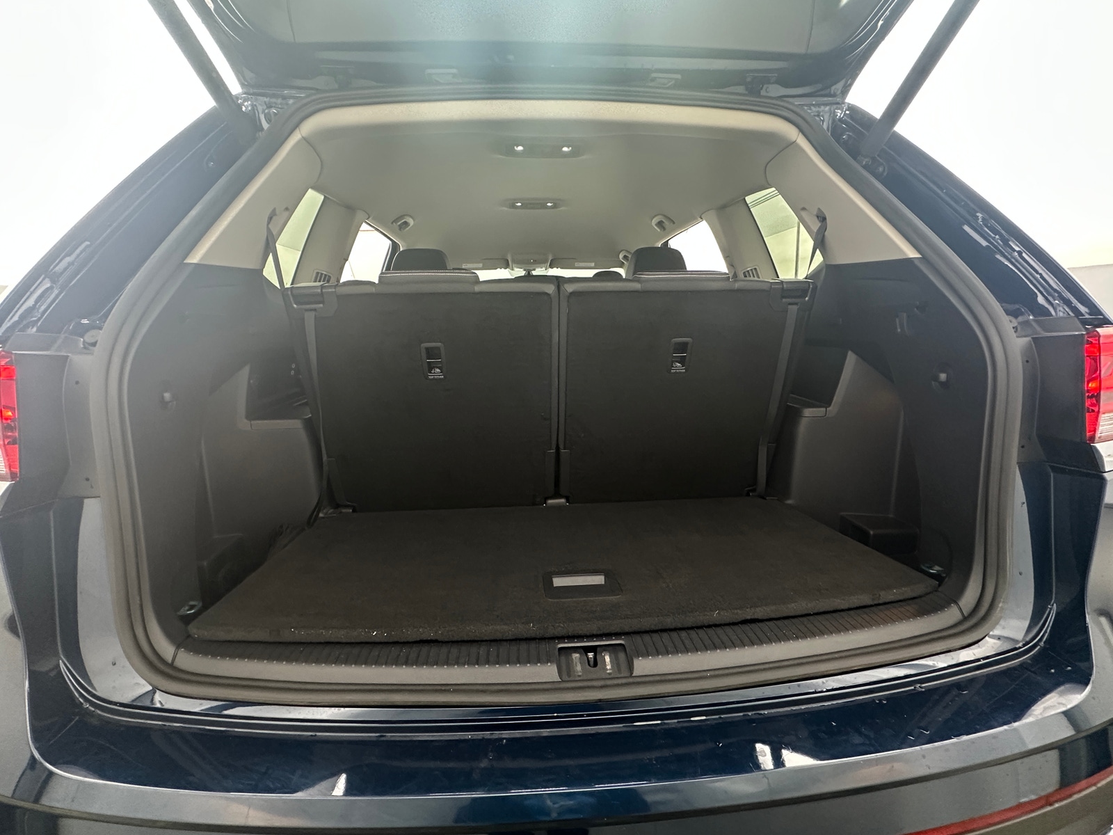 Thumbnail: 2023 Volkswagen Atlas - 6