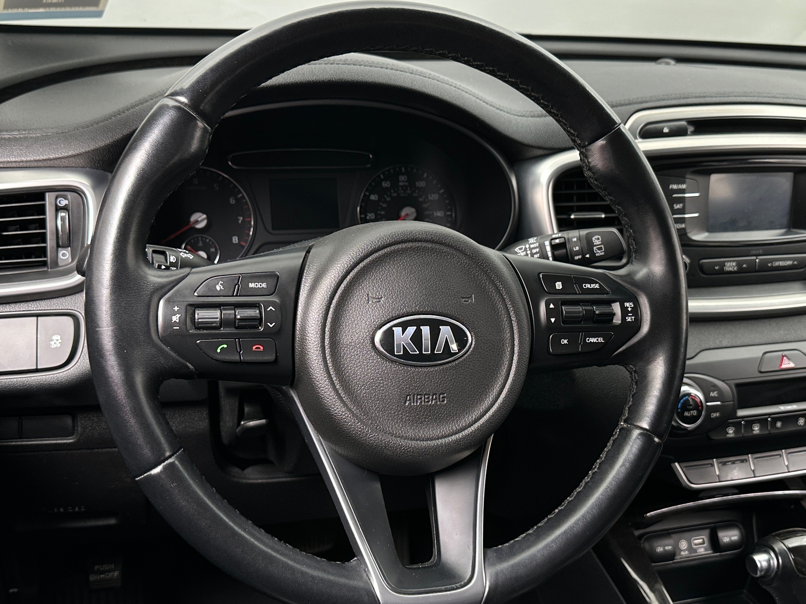 Thumbnail: 2016 Kia Sorento - 4