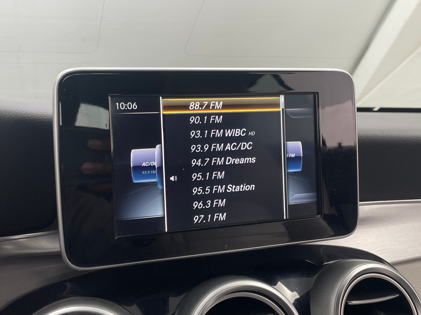 Thumbnail: 2017 Mercedes-Benz C-Class - 3