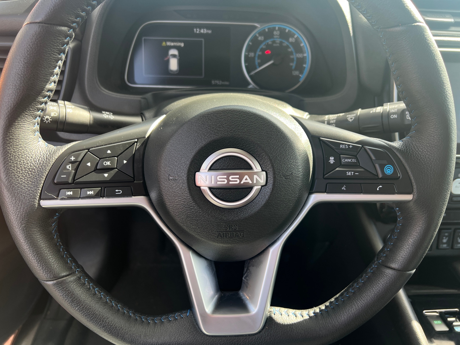 Thumbnail: 2025 Nissan Leaf - 5