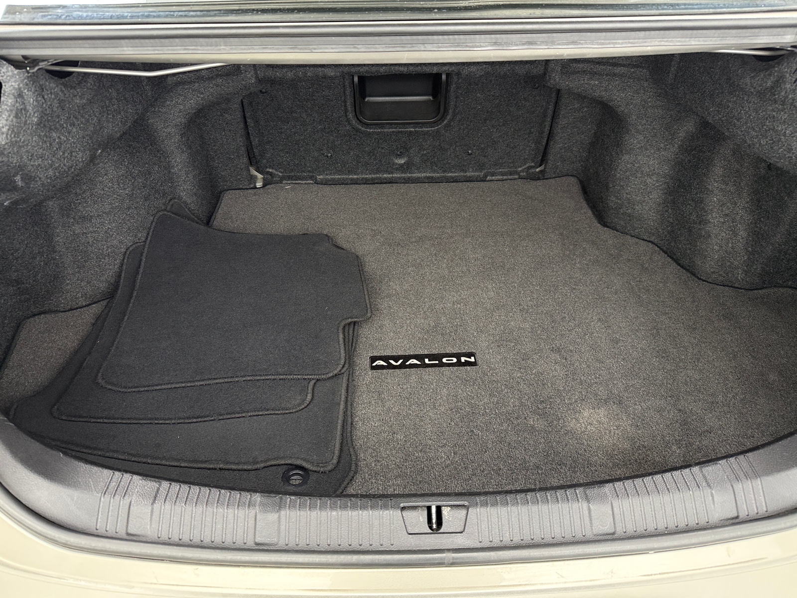 Thumbnail: 2013 Toyota Avalon - 6