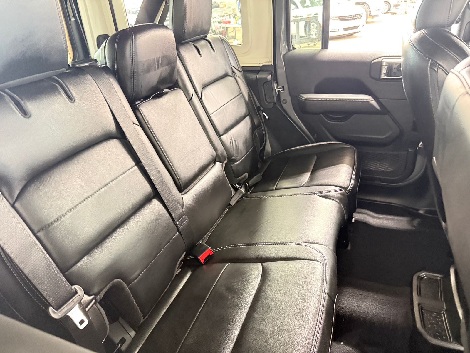 Thumbnail: 2022 Jeep Wrangler - 6